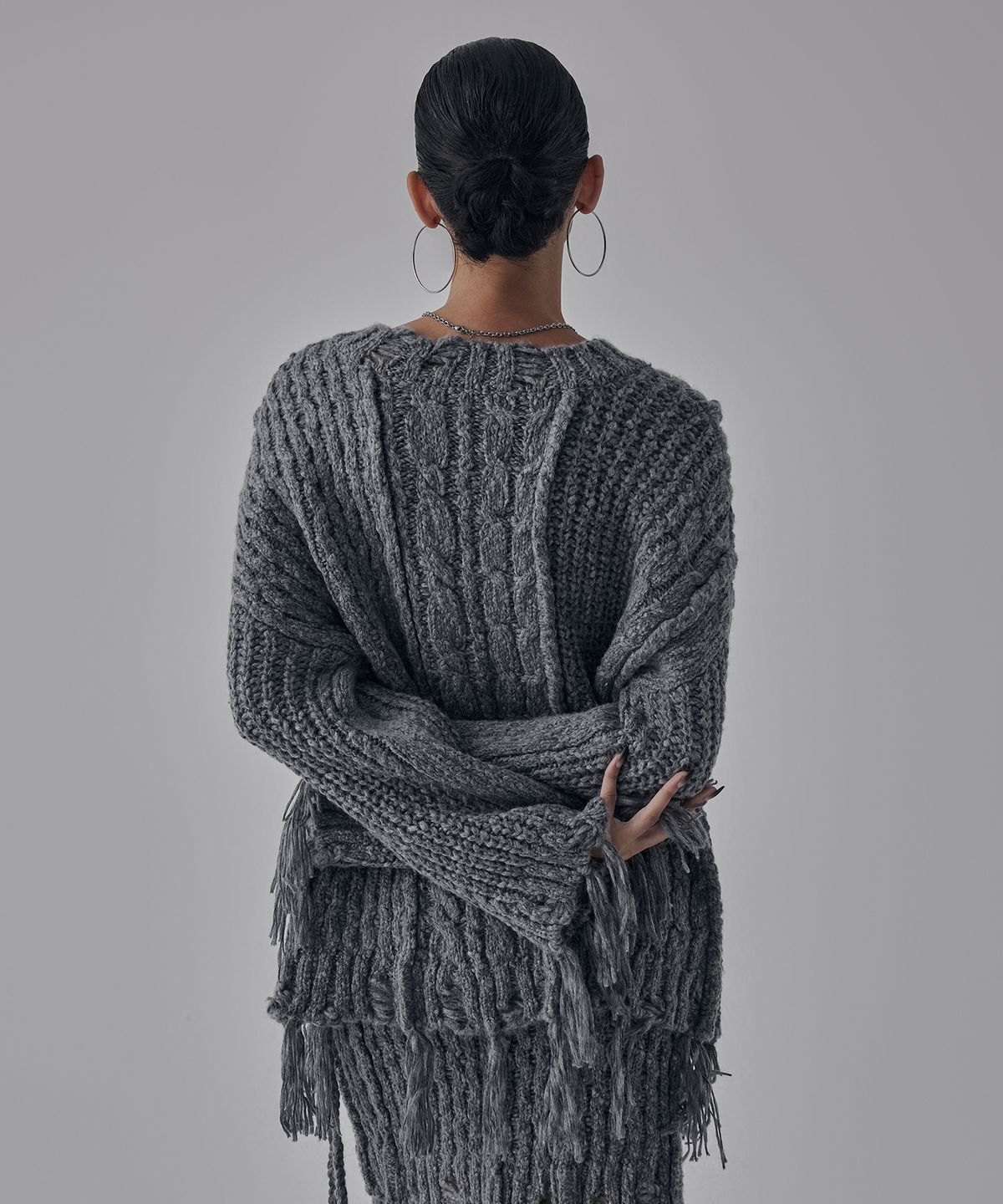트리밍버드(TREEMINGBIRD) Wool Damage Tassel Knit Set-Up Pullover [ Gray ]