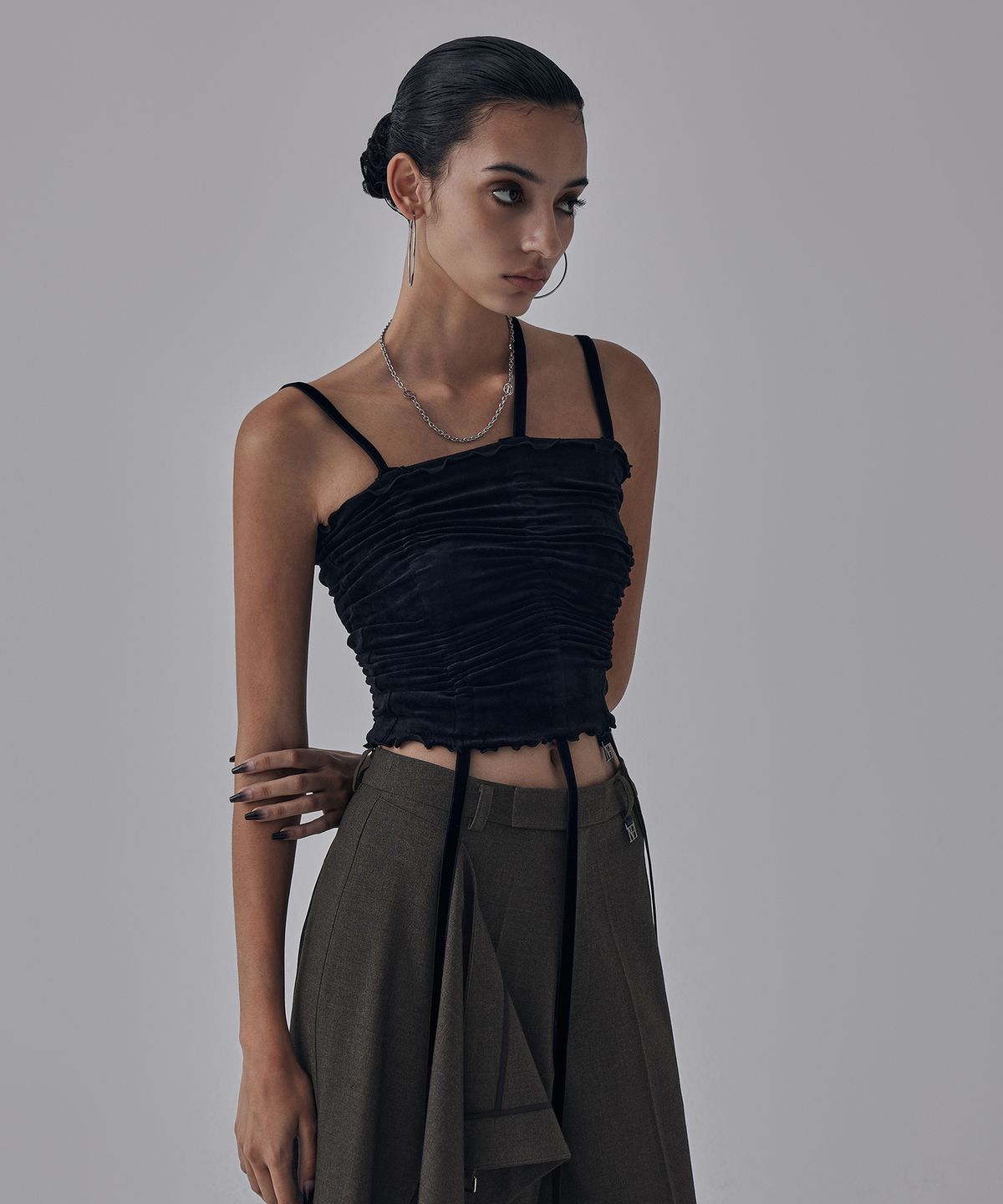 트리밍버드(TREEMINGBIRD) Velvet String Shirring Layered Top [ Black ]