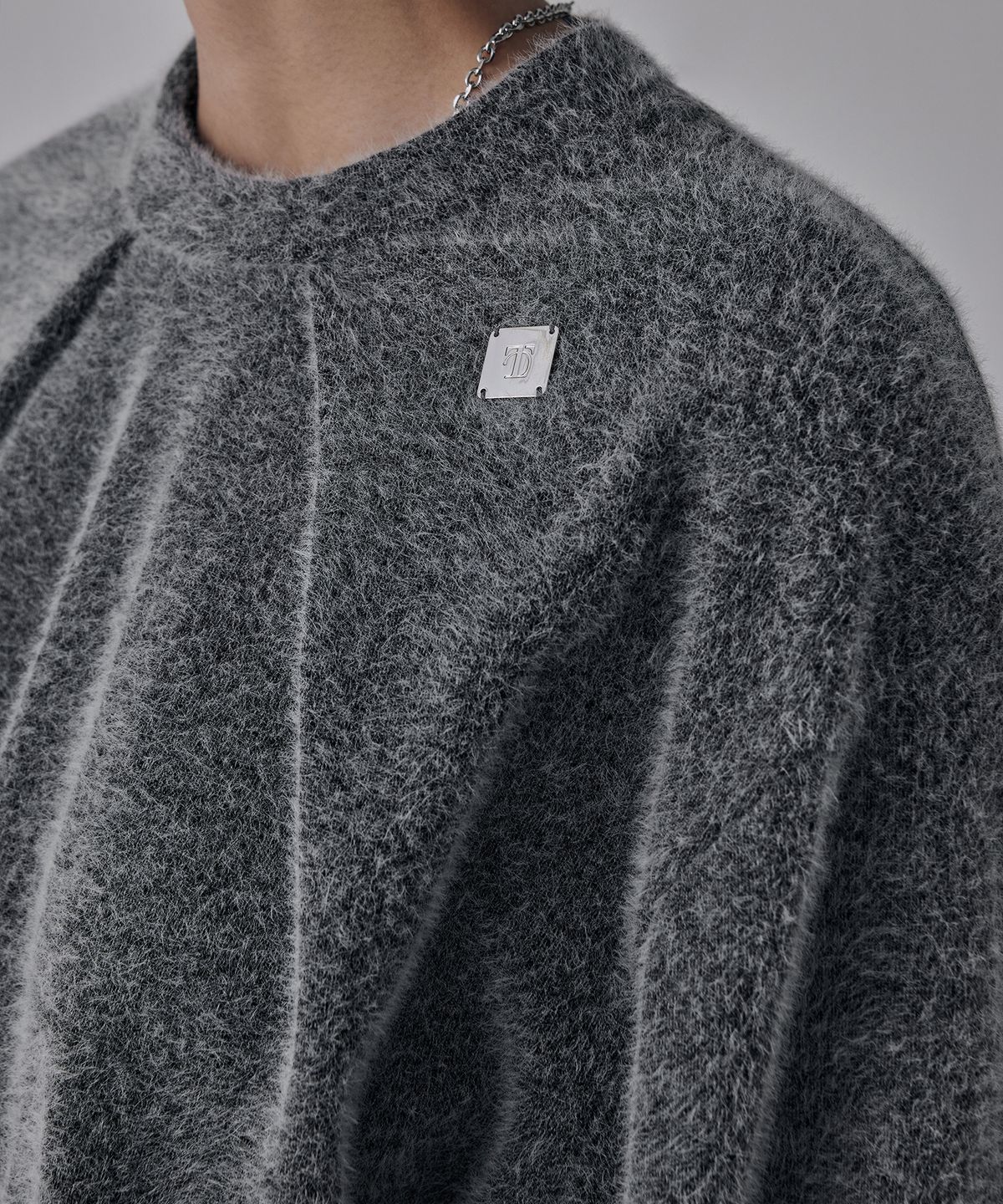 트리밍버드(TREEMINGBIRD) Hairy Pin Tuck Sweat Shirt [ Charcoal ]
