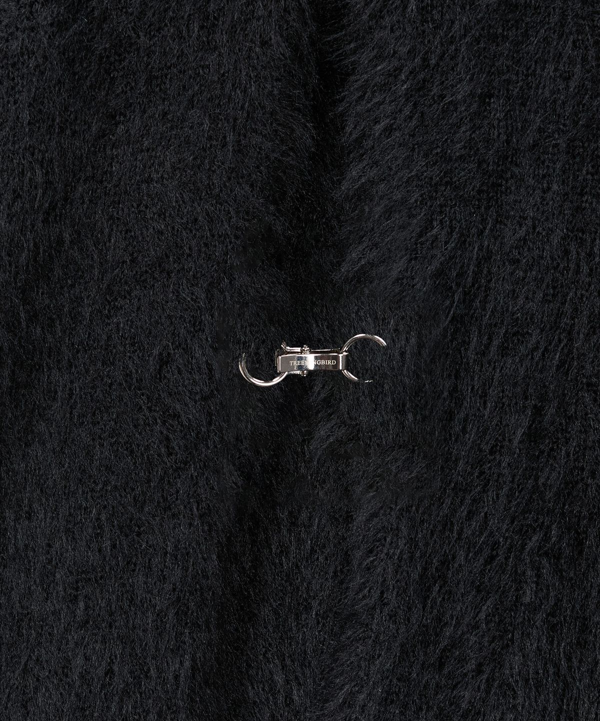 트리밍버드(TREEMINGBIRD) Front Slit Metal Hook High-Neck Fur Knit [ Black ]