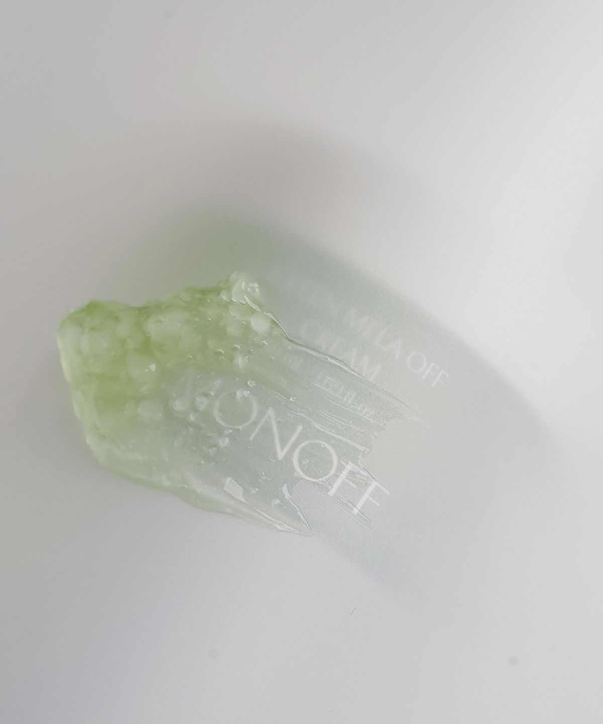 모노프(MONOFF) 그린 멜라 오프 크림