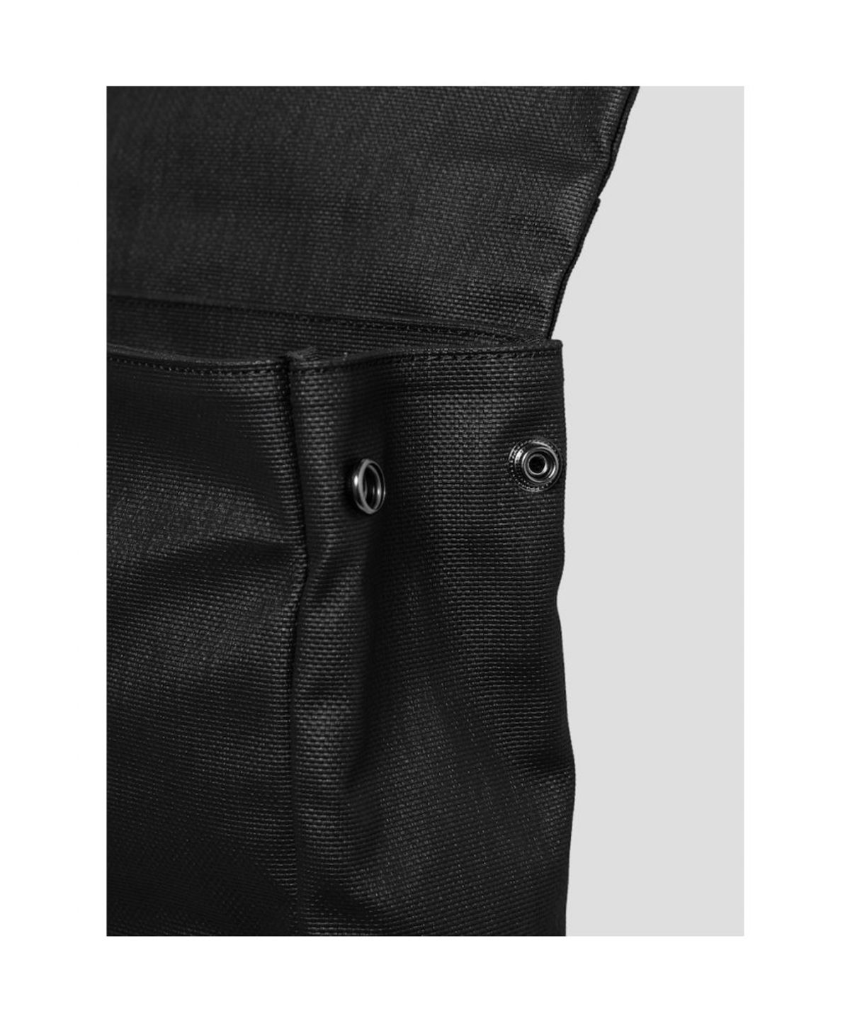 빈폴 액세서리(BEANPOLE ACCESSORY) 디노 미디엄 플랩 백팩 - 블랙