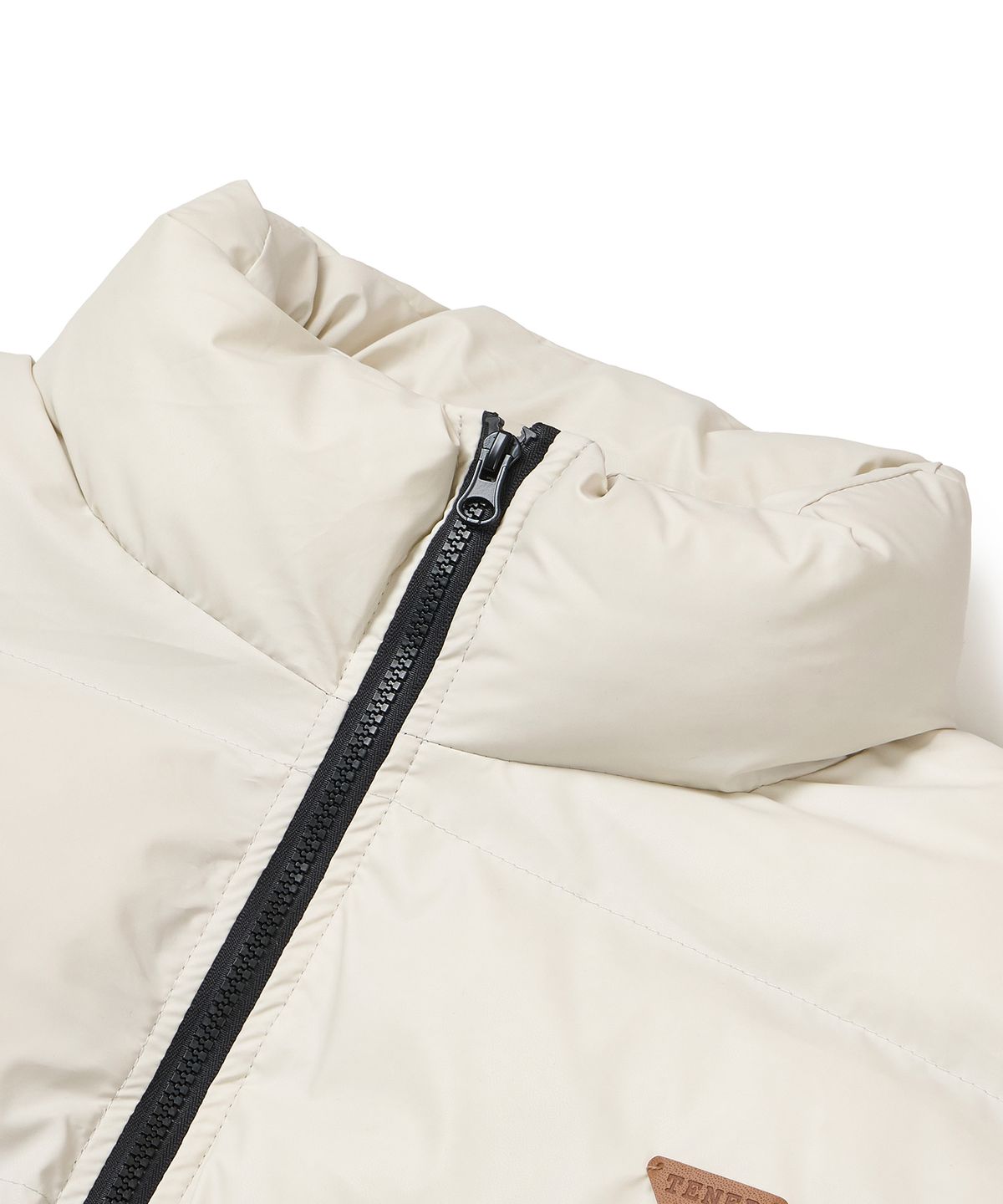 테네르(TENER) Patch Leather Padded-White