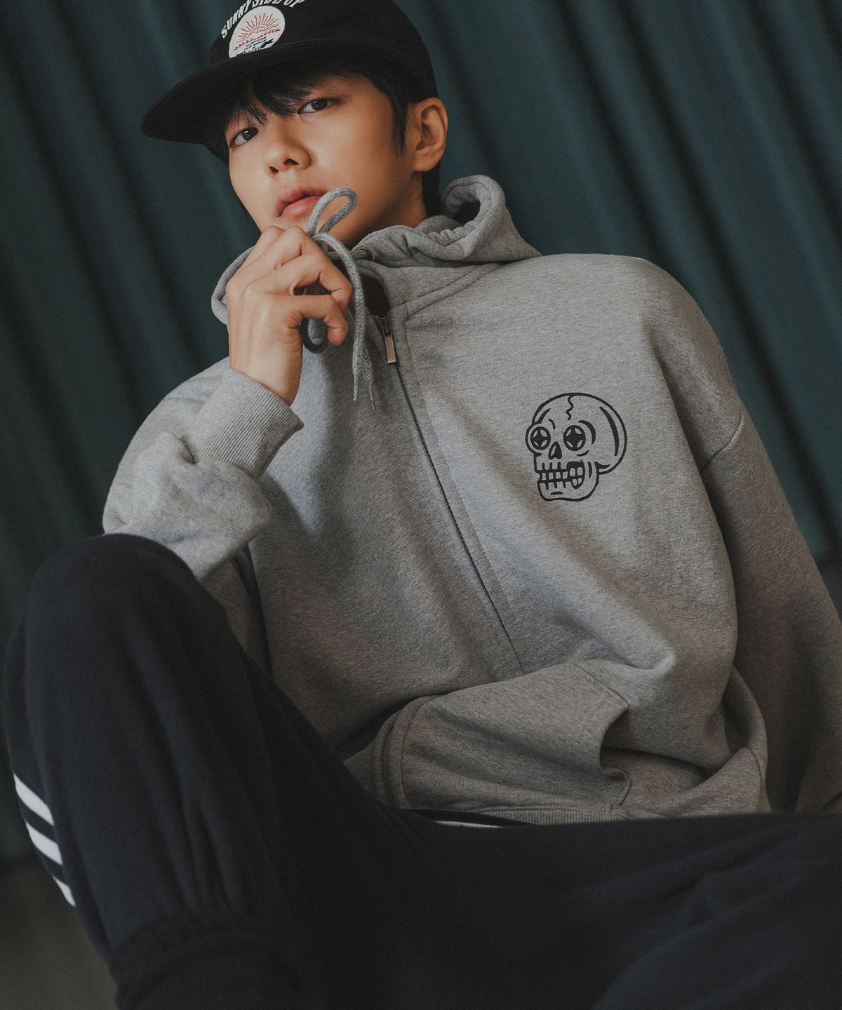 앨빈클로(ALVINCLO) 스컬 오버핏 후드집업 AZH887 (2 COLOR)