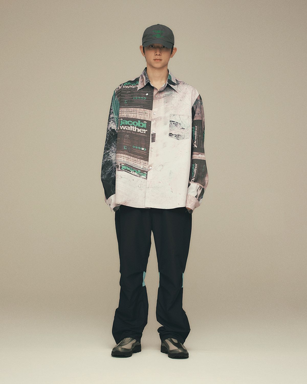 씬(SEEN) TRECKING ZIP TROUSERS (Black)