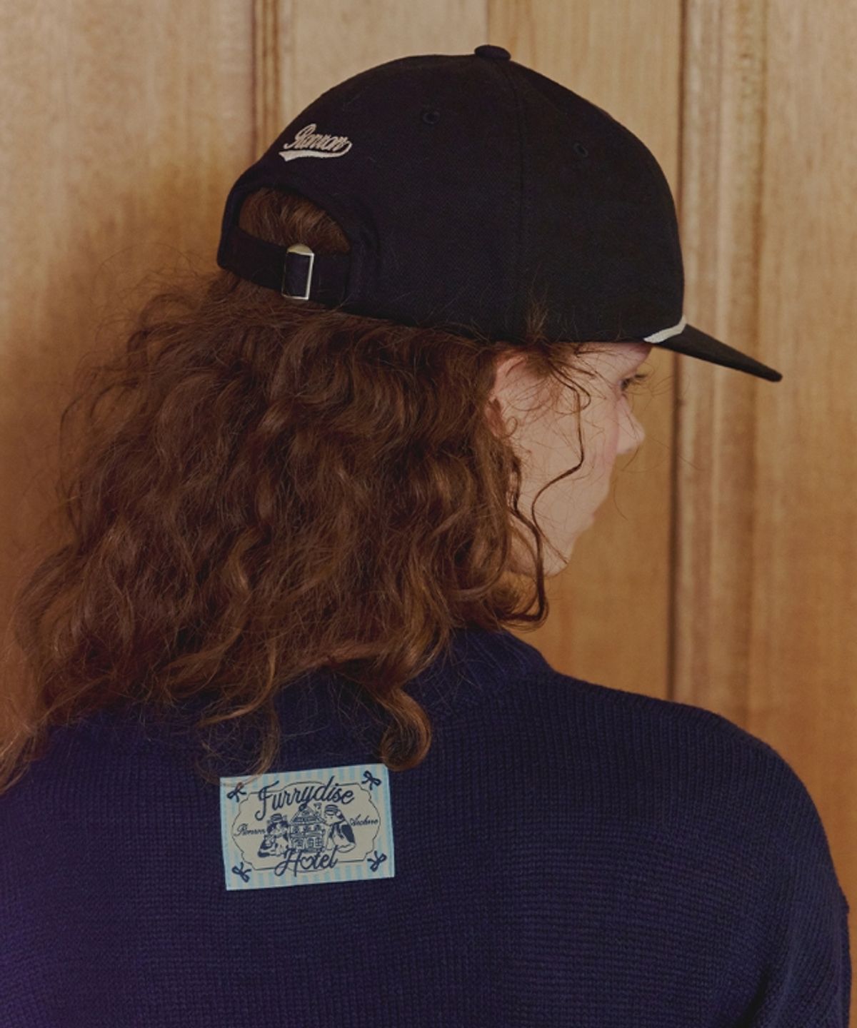 론론(RONRON) LATE CHECK-OUT LETTERING BALL CAP BLACK