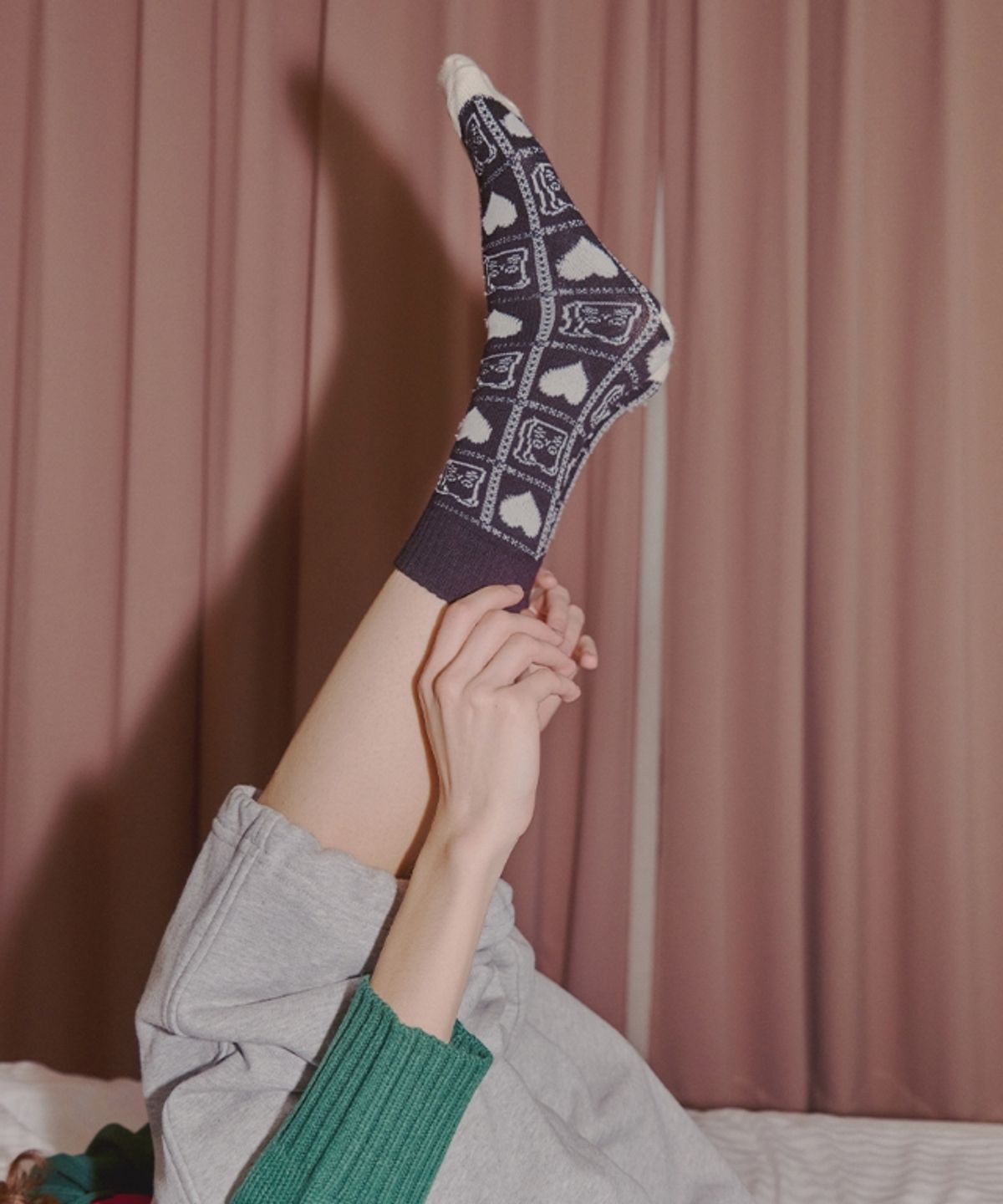 론론(RONRON) FURRY FRIENDS SOCKS NAVY