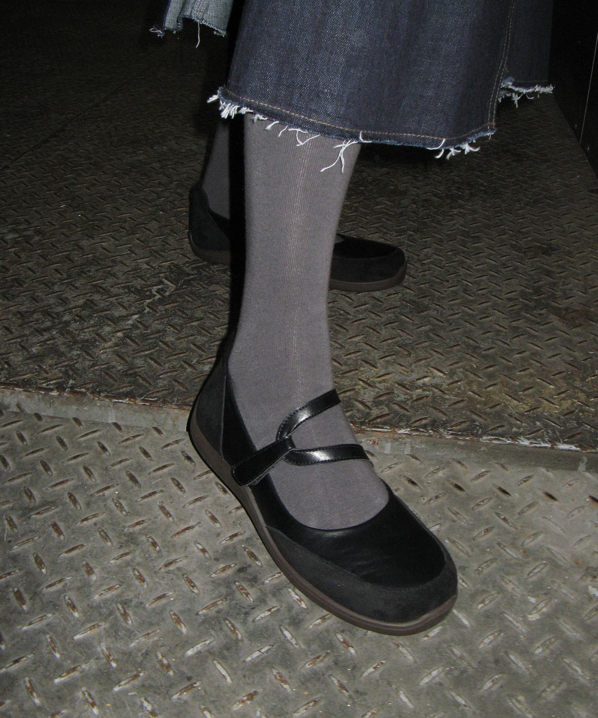 포기무디(FOGGY MOODY) Bitter 0002. Rubber Sole Curved Velcro - 3colors