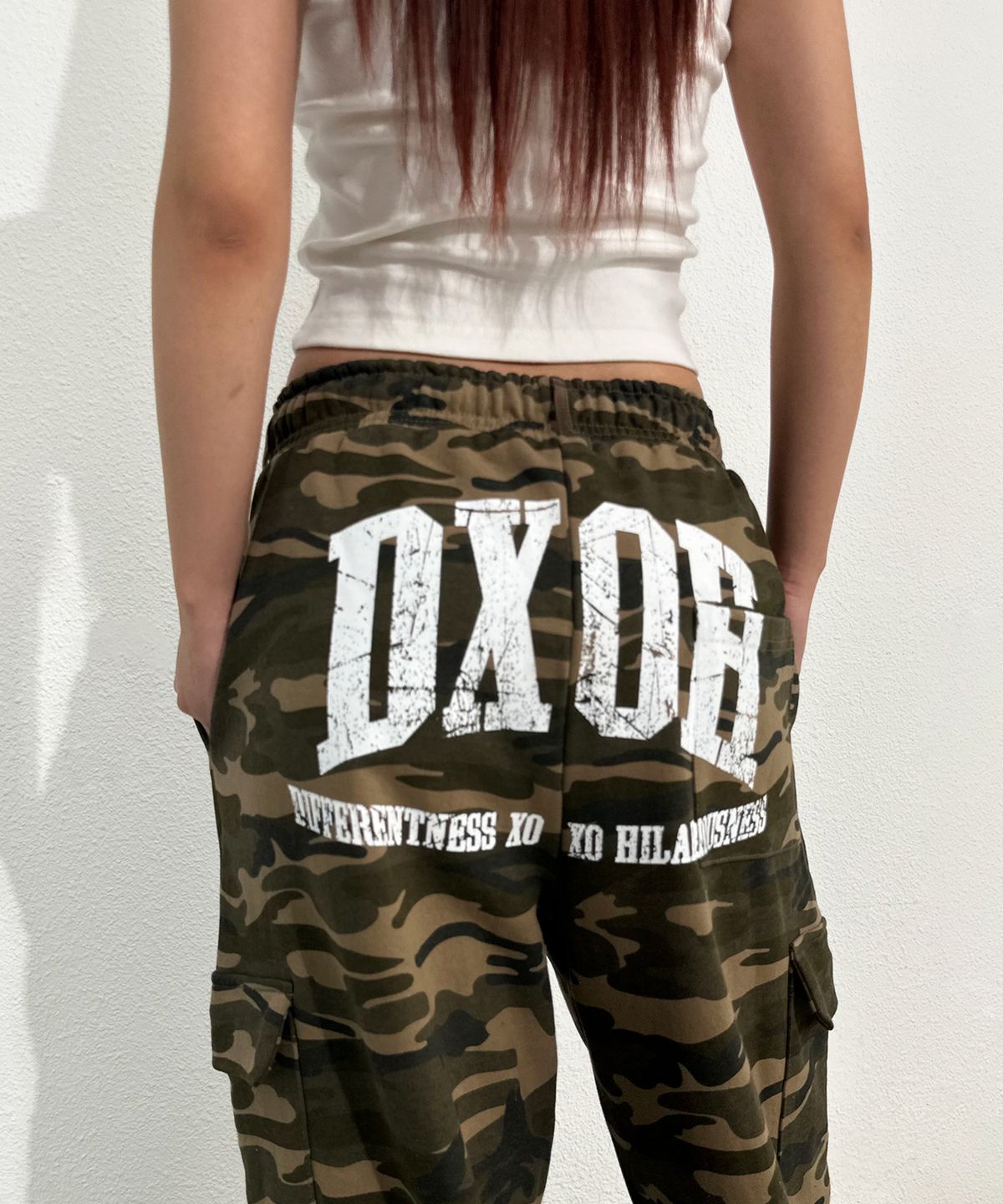 디쏘에이치(D.XO.H) 아치 로고 파라슈트 카고 카모 팬츠 카모
