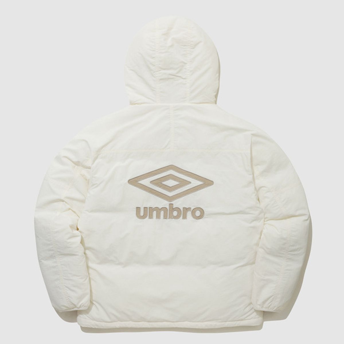 엄브로(UMBRO) 에센셜 플러스 후드형 패딩 자켓 아이보리(UQ123CPJ16)