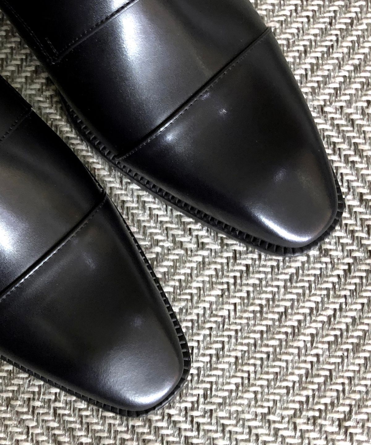 조앤슈(JOENSHOE) 르누아르 실버버클 몽크스트랩 블랙