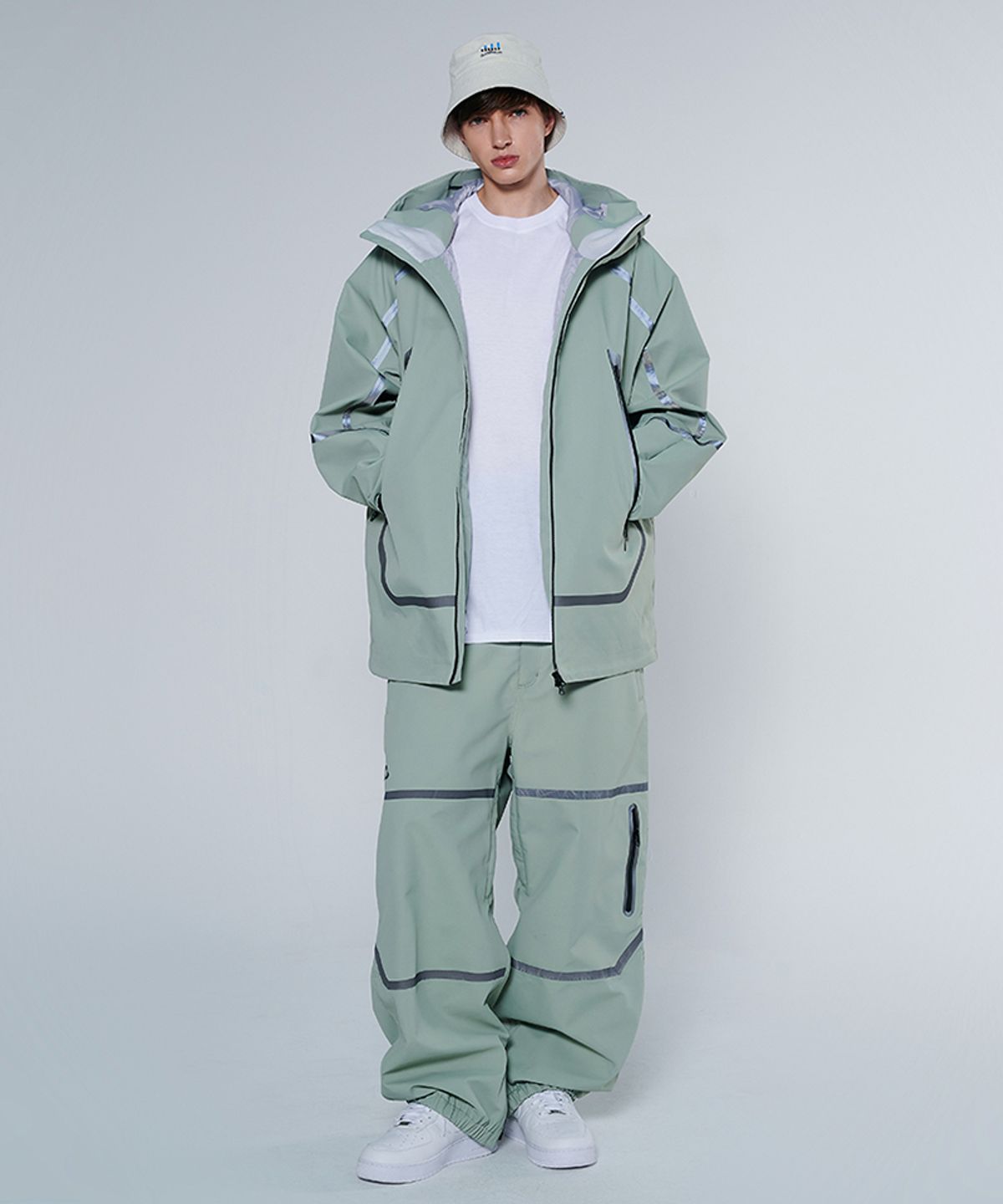 돌아우터웨어(DOLL OUTERWEAR) [DOLL X DUMDIDUM] 2425 베가 자켓&팬츠 보드복 세트 MINT 남녀공용