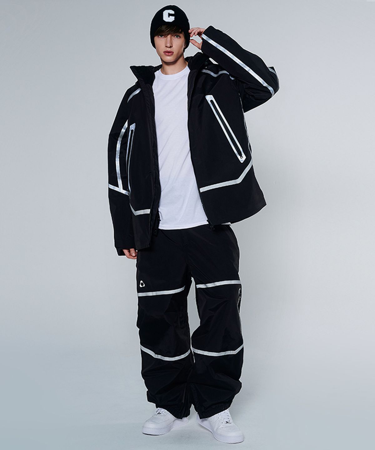 돌아우터웨어(DOLL OUTERWEAR) [DOLL X DUMDIDUM] 2425 베가 자켓&팬츠 보드복 세트 BLACK 남녀공용