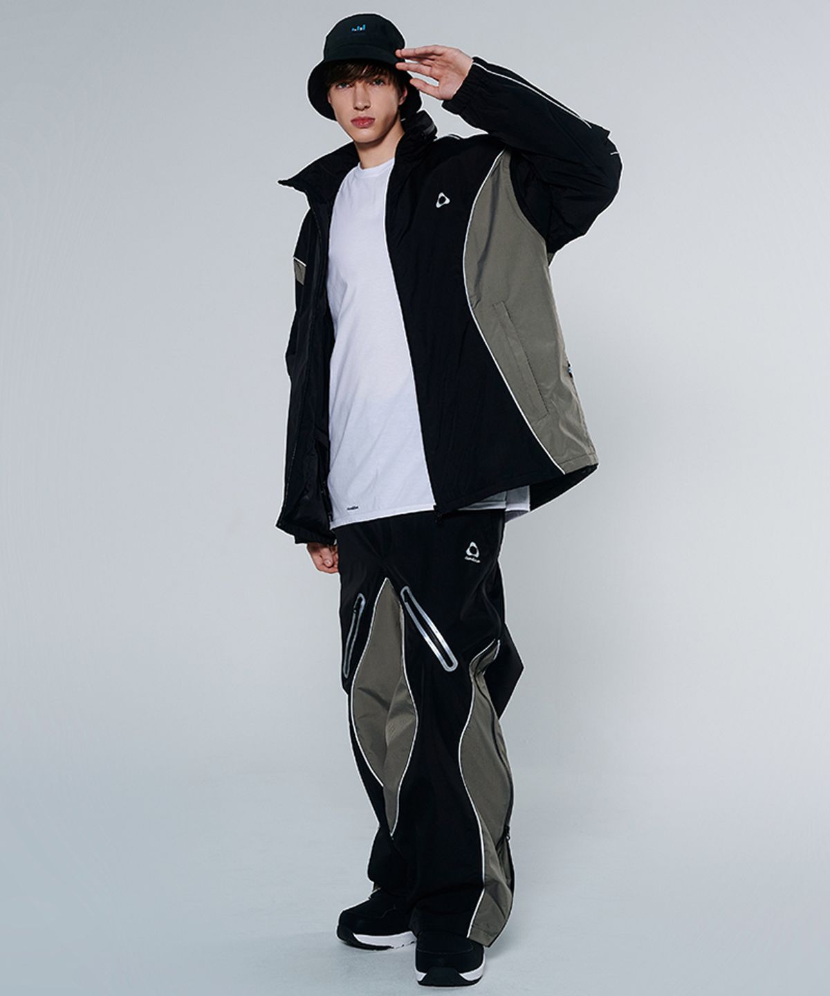 돌아우터웨어(DOLL OUTERWEAR) [DOLL X DUMDIDUM] 2425 페이드 자켓&팬츠 보드복 세트 BLACK GRAY 남녀공용