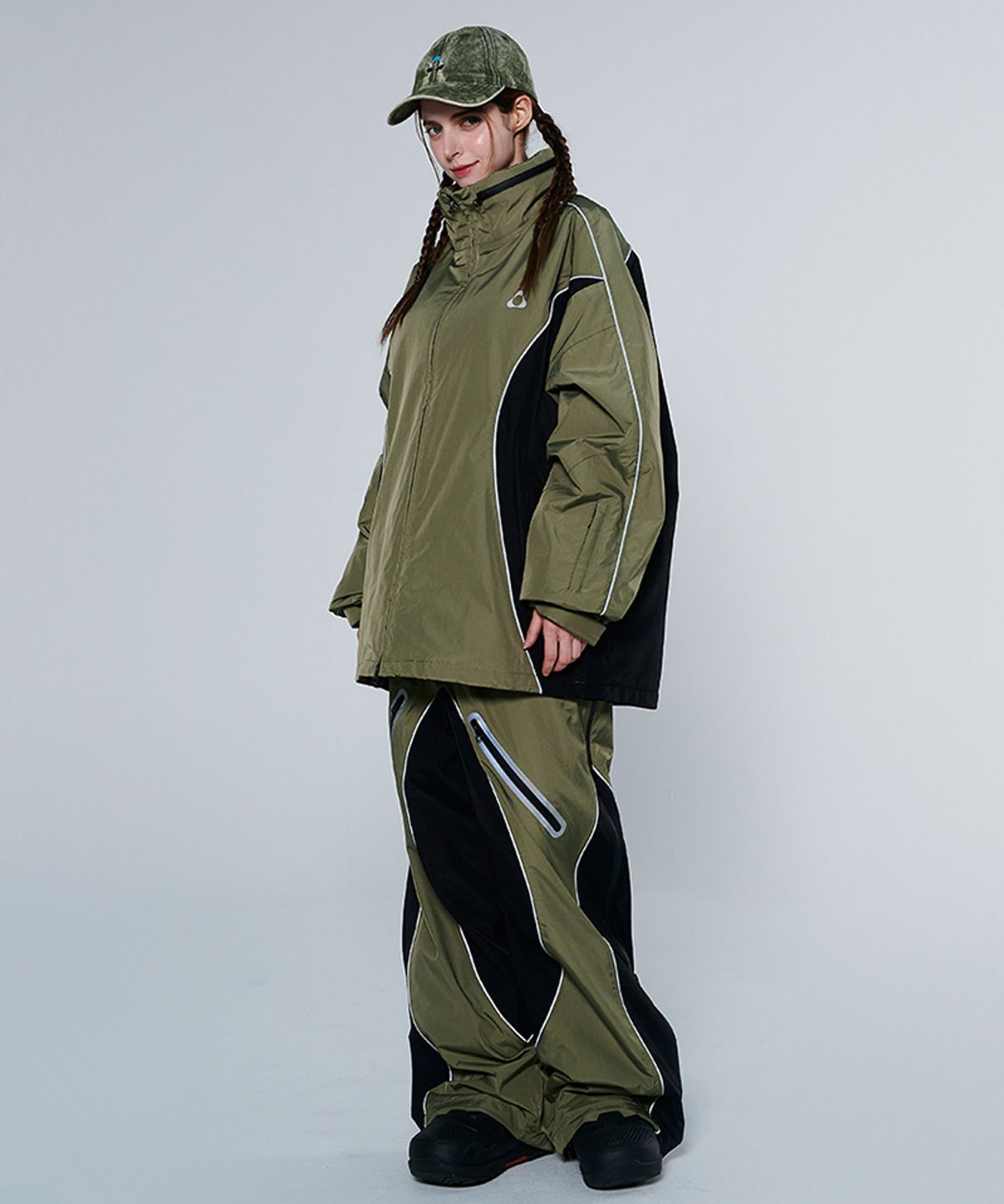 돌아우터웨어(DOLL OUTERWEAR) [DOLL X DUMDIDUM] 2425 페이드 자켓&팬츠 보드복 세트 KHAKI BLACK 남녀공용
