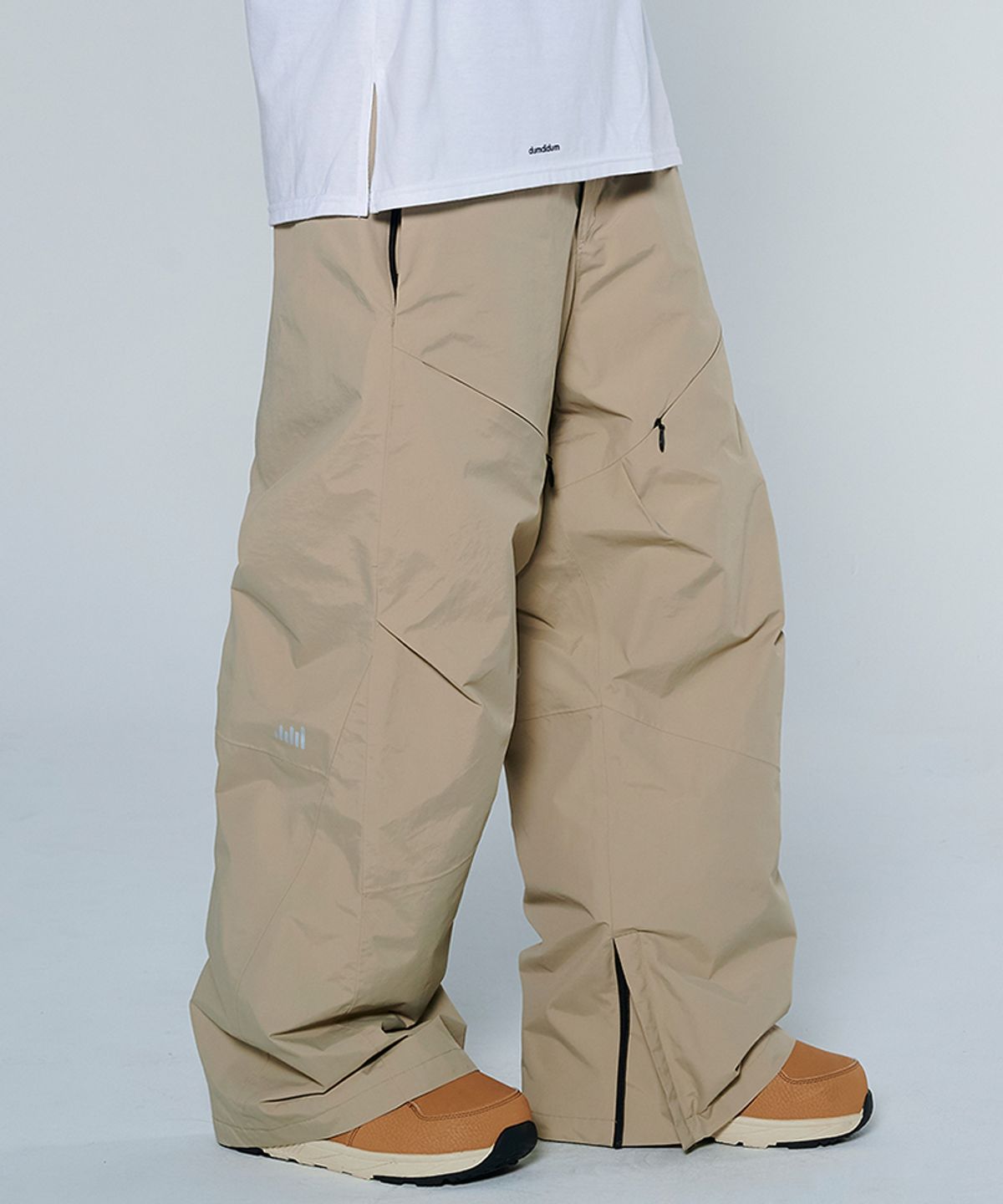 돌아우터웨어(DOLL OUTERWEAR) [DOLL X DUMDIDUM] 2425 스피카 보드복 팬츠 BEIGE 남녀공용