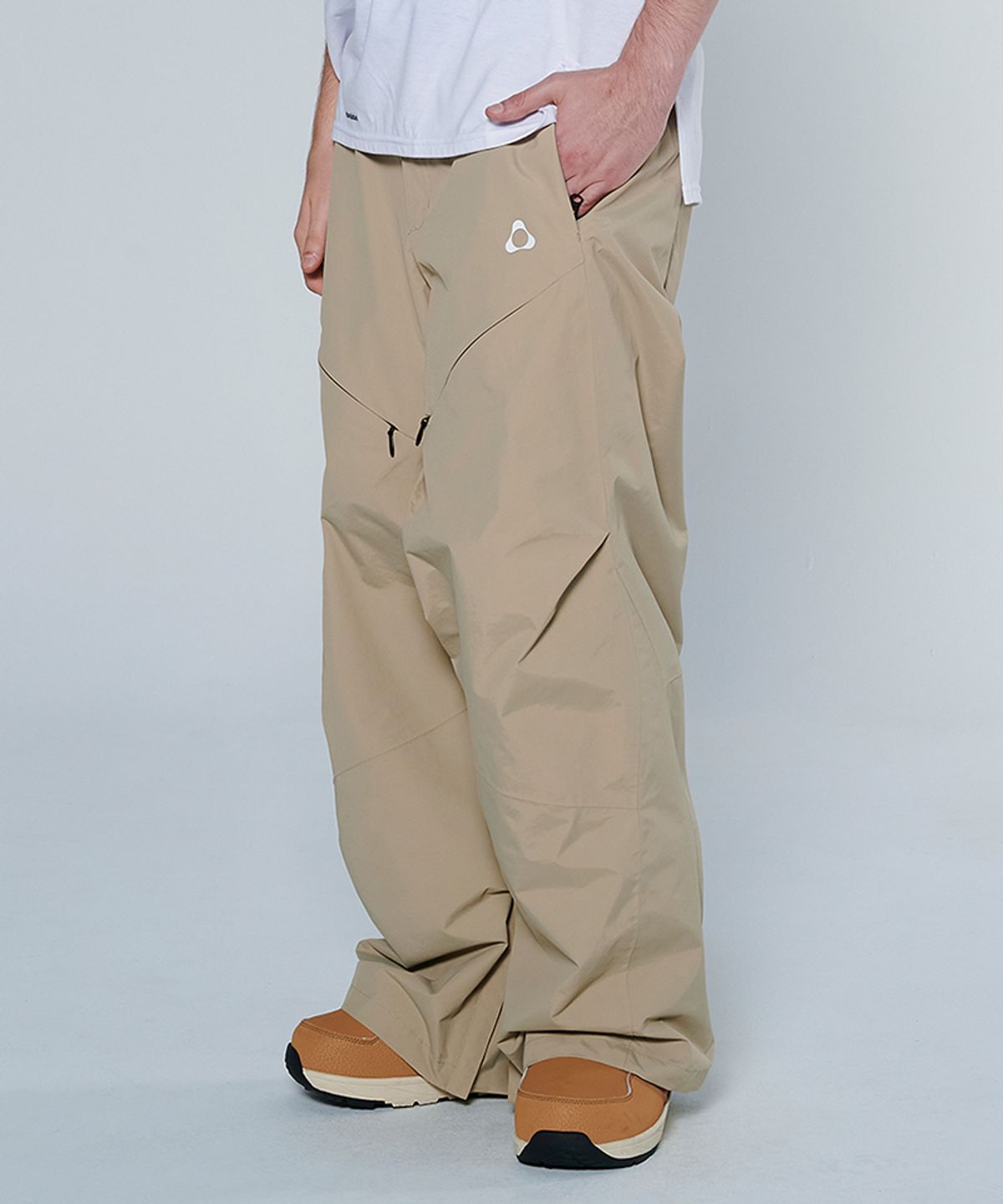 돌아우터웨어(DOLL OUTERWEAR) [DOLL X DUMDIDUM] 2425 스피카 보드복 팬츠 BEIGE 남녀공용
