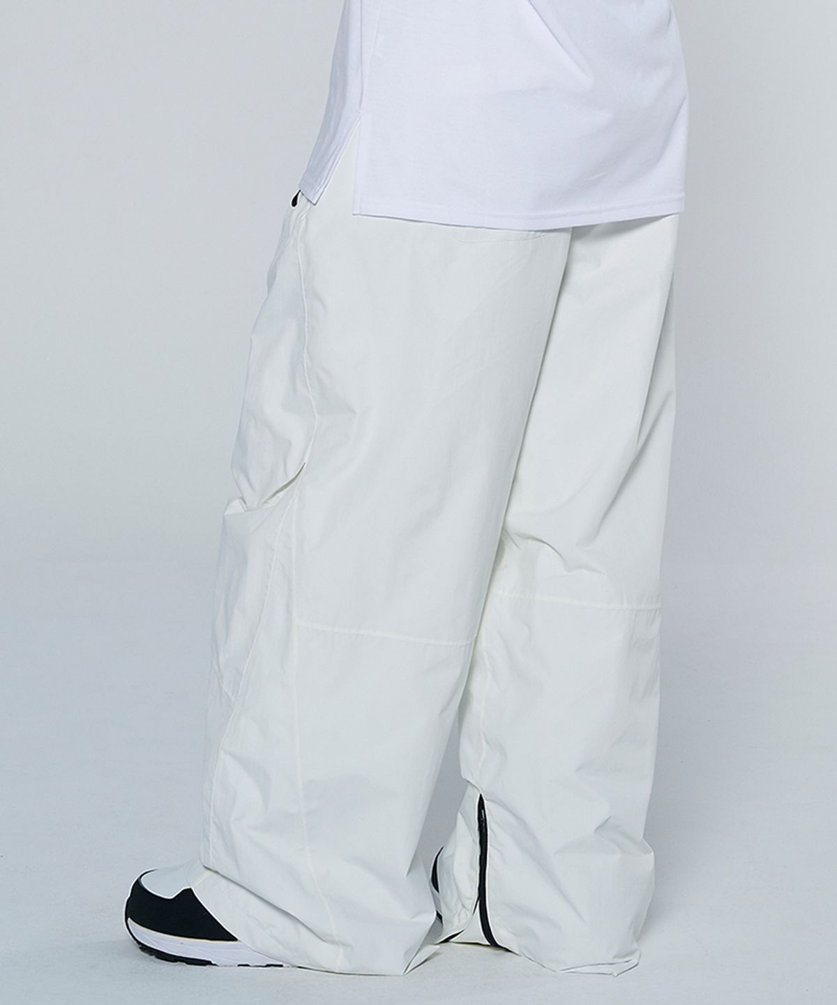 돌아우터웨어(DOLL OUTERWEAR) [DOLL X DUMDIDUM] 2425 스피카 보드복 팬츠 WHITE 남녀공용
