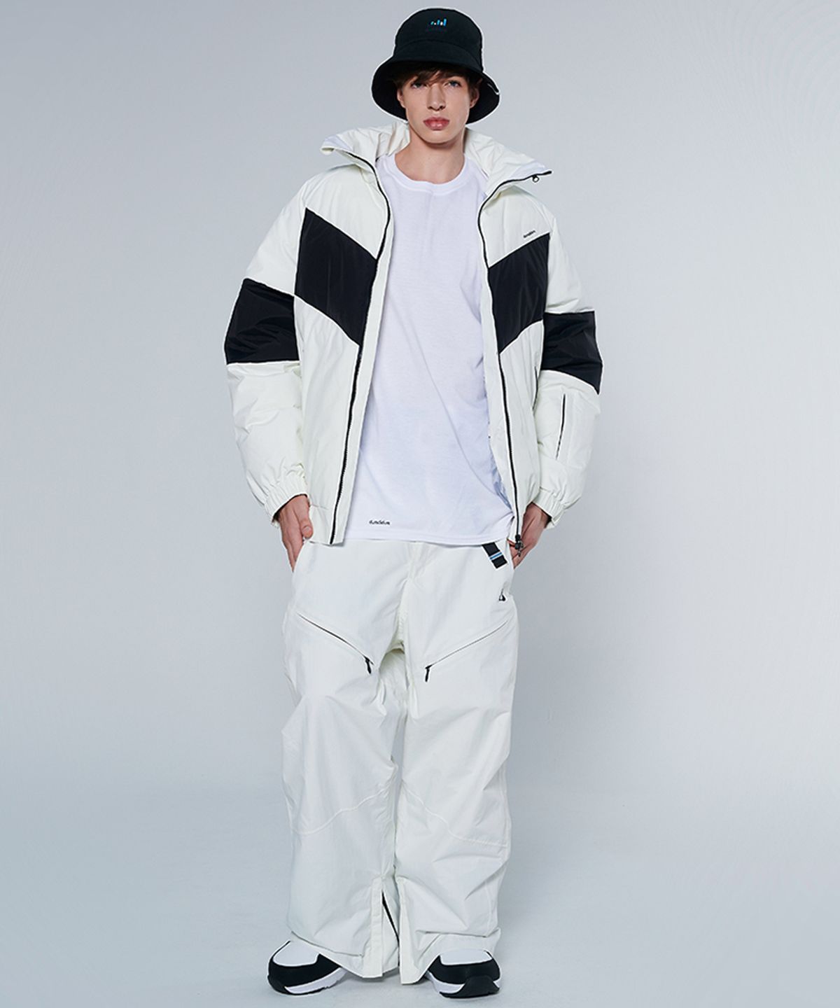 돌아우터웨어(DOLL OUTERWEAR) [DOLL X DUMDIDUM] 2425 스피카 보드복 팬츠 WHITE 남녀공용
