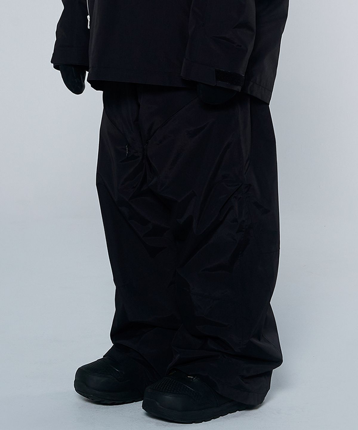 돌아우터웨어(DOLL OUTERWEAR) [DOLL X DUMDIDUM] 2425 스피카 보드복 팬츠 BLACK 남녀공용