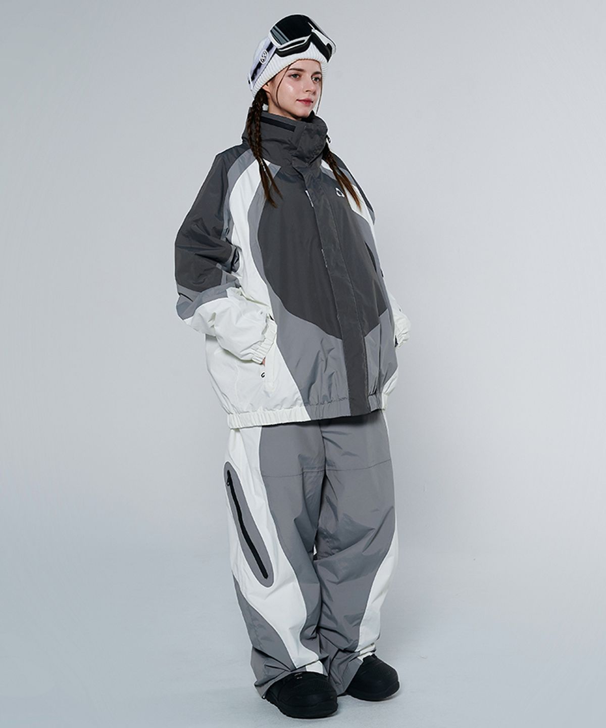 돌아우터웨어(DOLL OUTERWEAR) [DOLL X DUMDIDUM] 2425 알타 자켓&팬츠 보드복 세트 GRAY 남녀공용