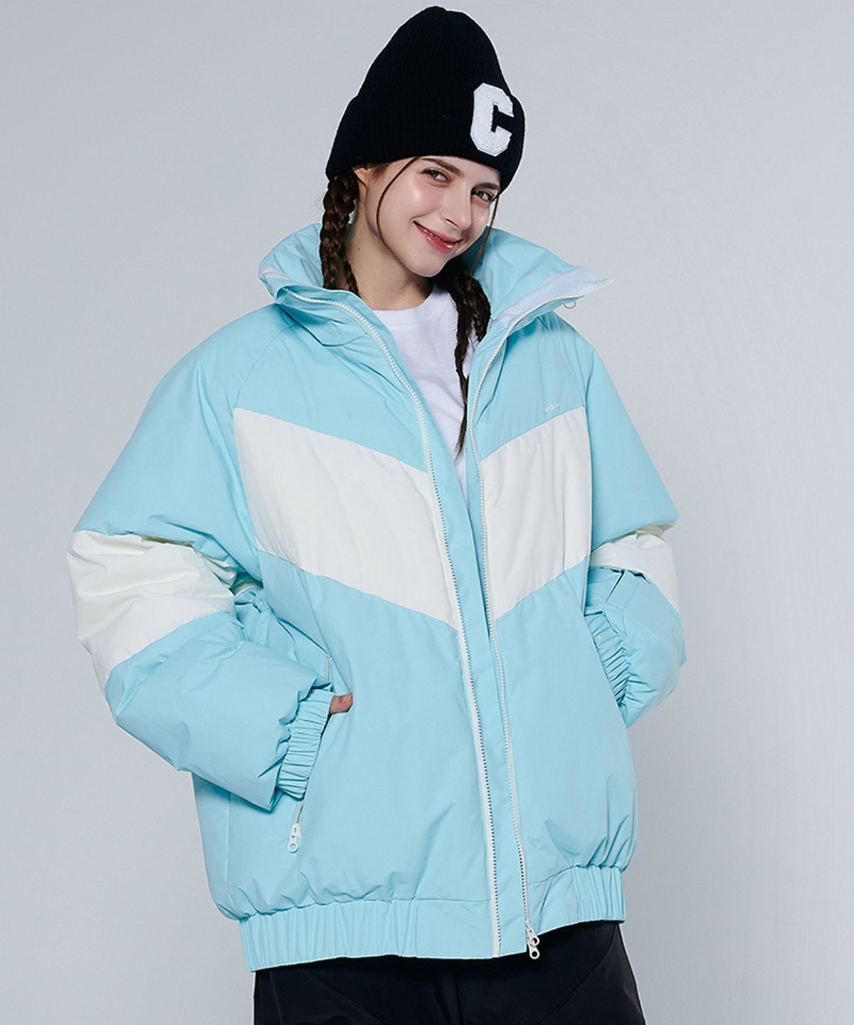돌아우터웨어(DOLL OUTERWEAR) [DOLL X DUMDIDUM] 2425 베라 보드복 패딩 자켓 SKY BLUE 남녀공용