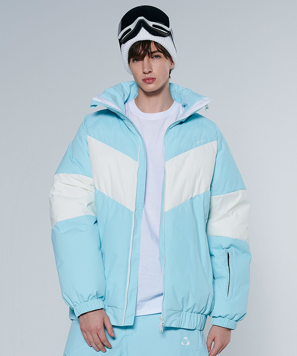 돌아우터웨어(DOLL OUTERWEAR) [DOLL X DUMDIDUM] 2425 베라 보드복 패딩 자켓 SKY BLUE 남녀공용