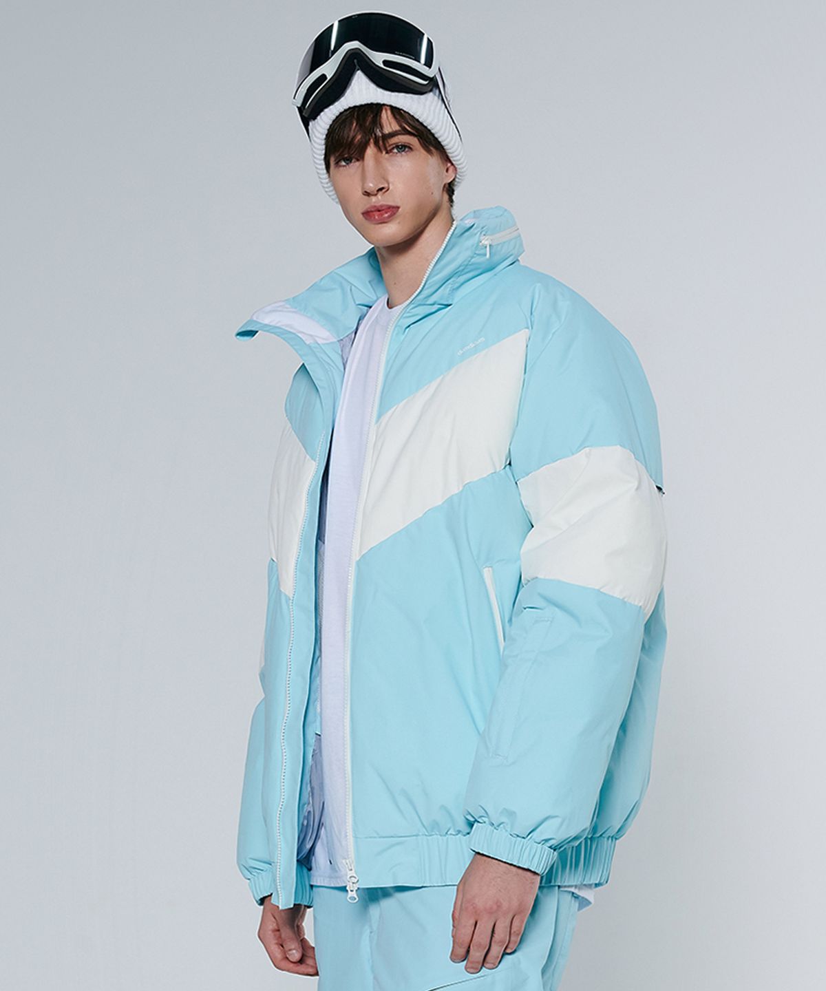 돌아우터웨어(DOLL OUTERWEAR) [DOLL X DUMDIDUM] 2425 베라 보드복 패딩 자켓 SKY BLUE 남녀공용