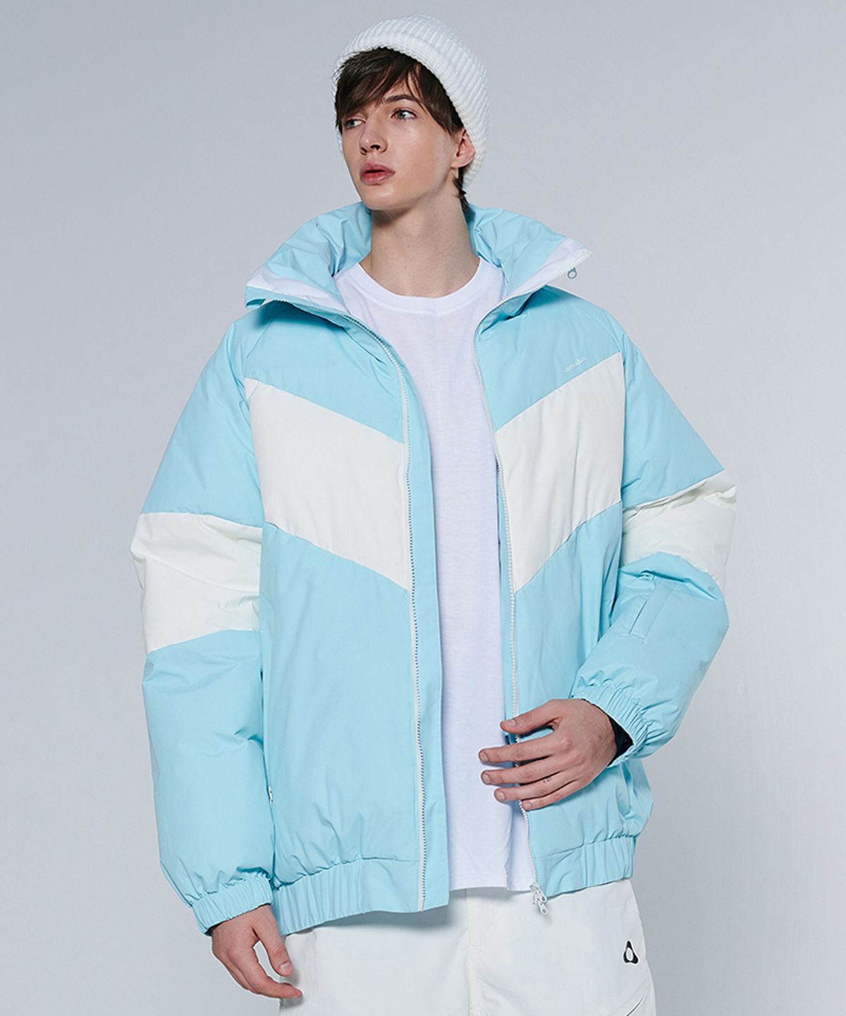 돌아우터웨어(DOLL OUTERWEAR) [DOLL X DUMDIDUM] 2425 베라 보드복 패딩 자켓 SKY BLUE 남녀공용