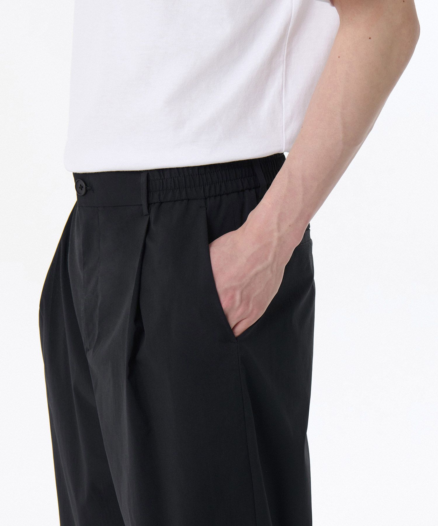 MUSINSA公式 | MUSINSA STANDARD SOLOTEX One Tuck Wide Comfort