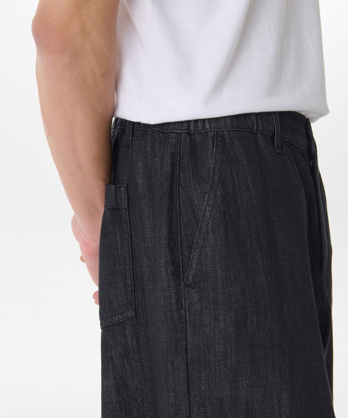 무신사 스탠다드(MUSINSA STANDARD) 린넨 라이크 벌룬 데님 팬츠 [로우 블랙]