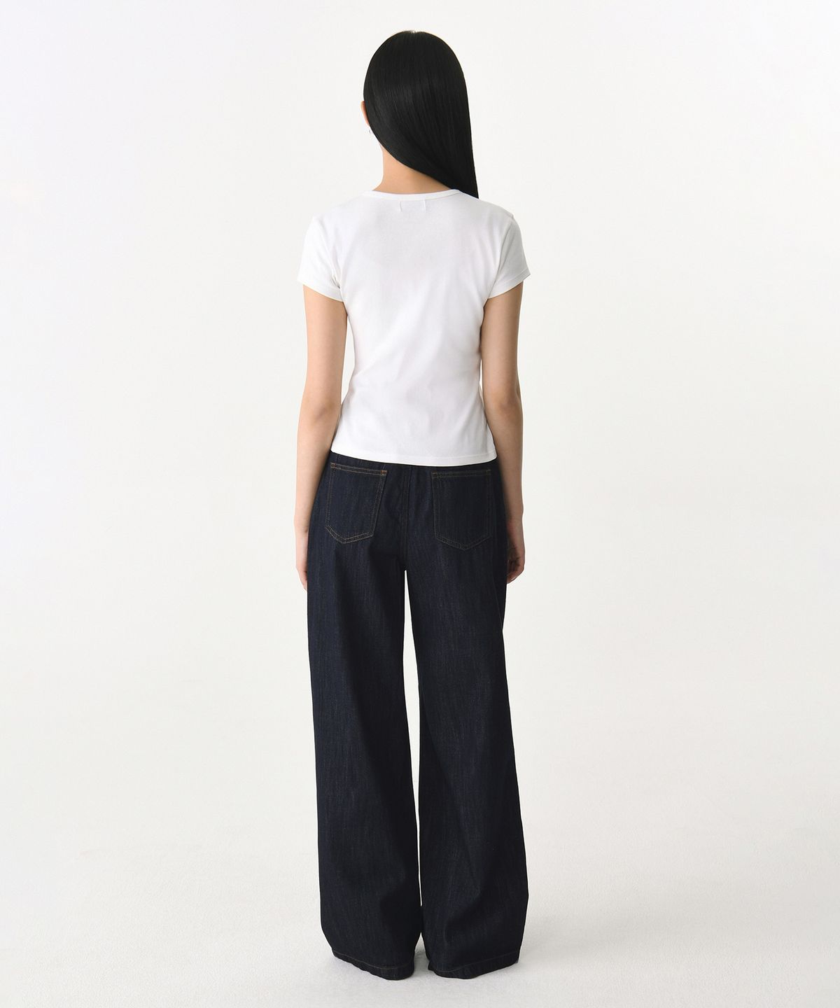 무신사 스탠다드 우먼(MUSINSA STANDARD WOMAN) 우먼즈 린넨 라이크 원 턱 엑스트라 와이드 데님 팬츠 [딥 인디고]