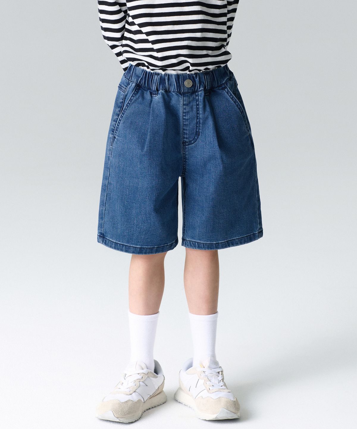 무신사 스탠다드 키즈(MUSINSA STANDARD KIDS) [쿨탠다드] 원 턱 와이드 밴딩 데님 쇼츠 [미디엄 인디고]