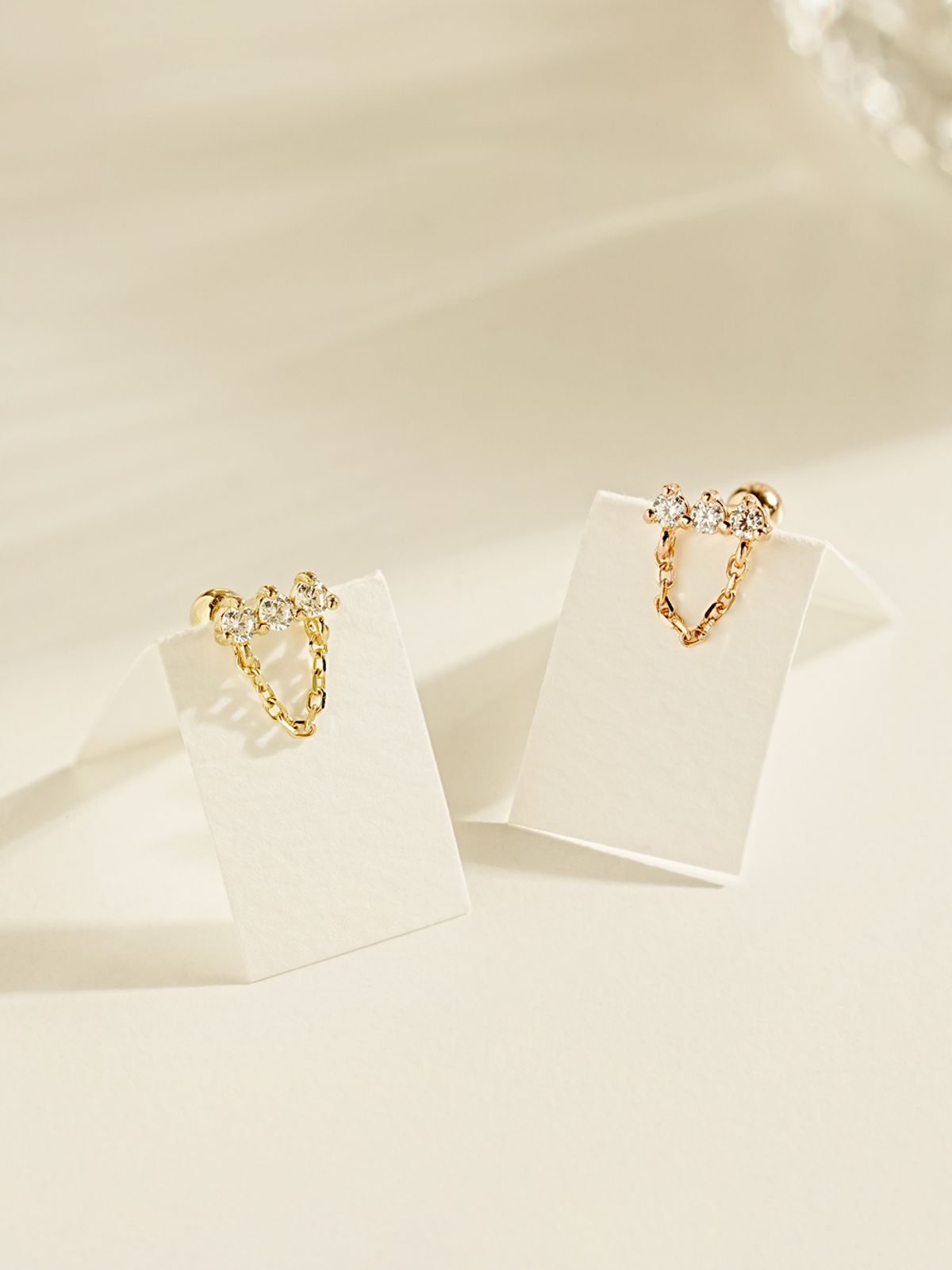 미니멀피어싱(MINIMALPIERCING) 14K 모이사나이트 다이아 스퀘어 체인 드롭 피어싱 귀걸이