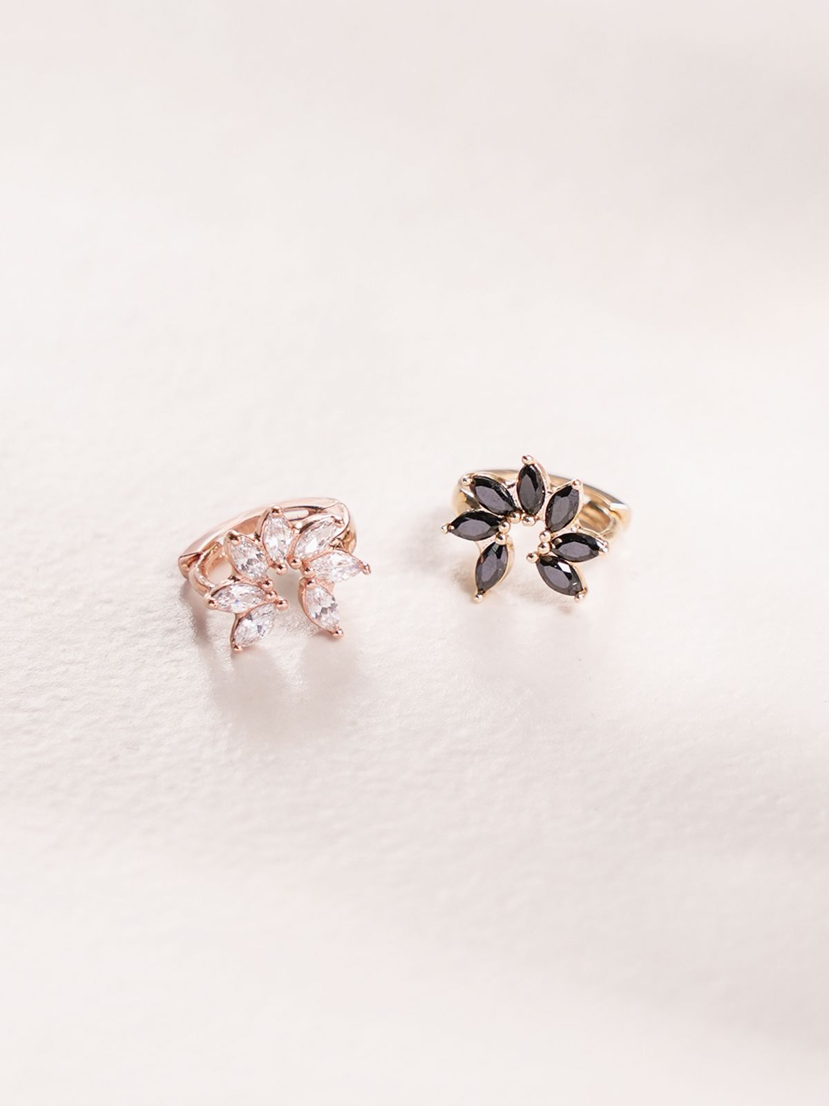 미니멀피어싱(MINIMALPIERCING) 14K 18K 윈디 플라워 큐빅 원터치 귀걸이