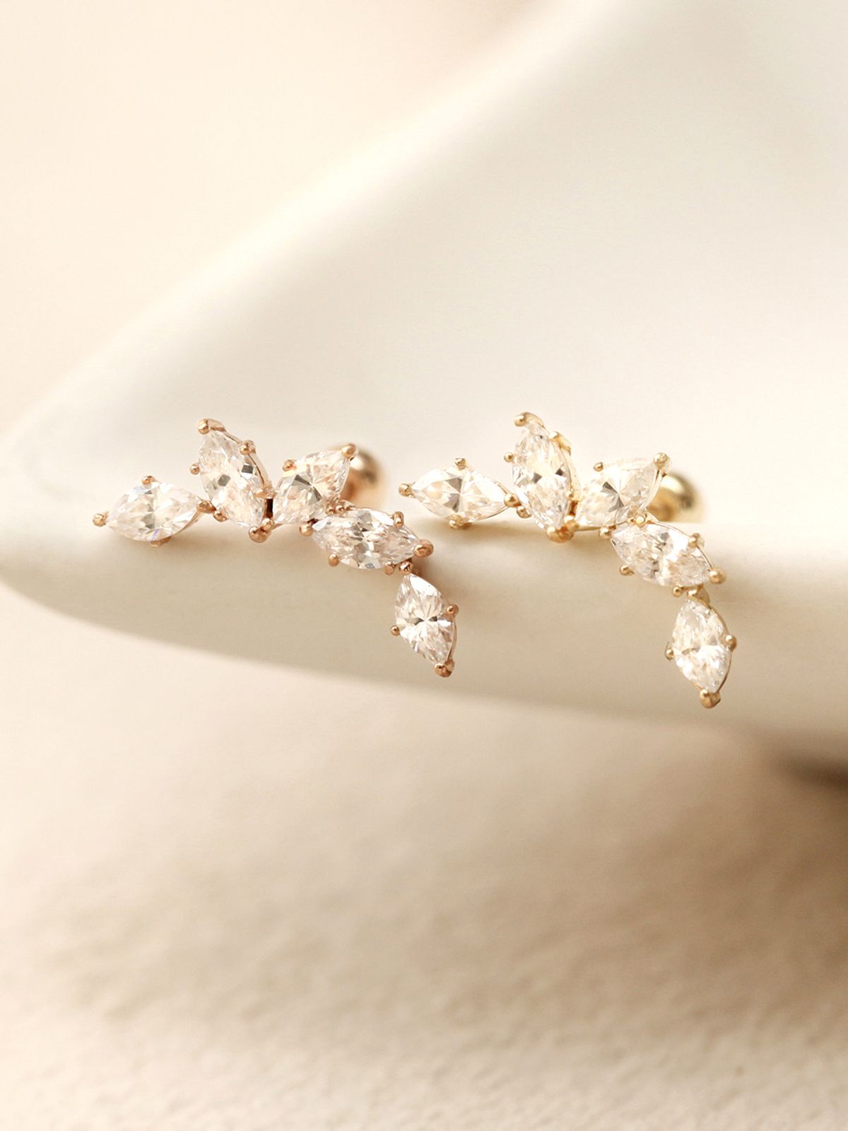 미니멀피어싱(MINIMALPIERCING) 14K 보트 커브 큐빅 피어싱 귀걸이