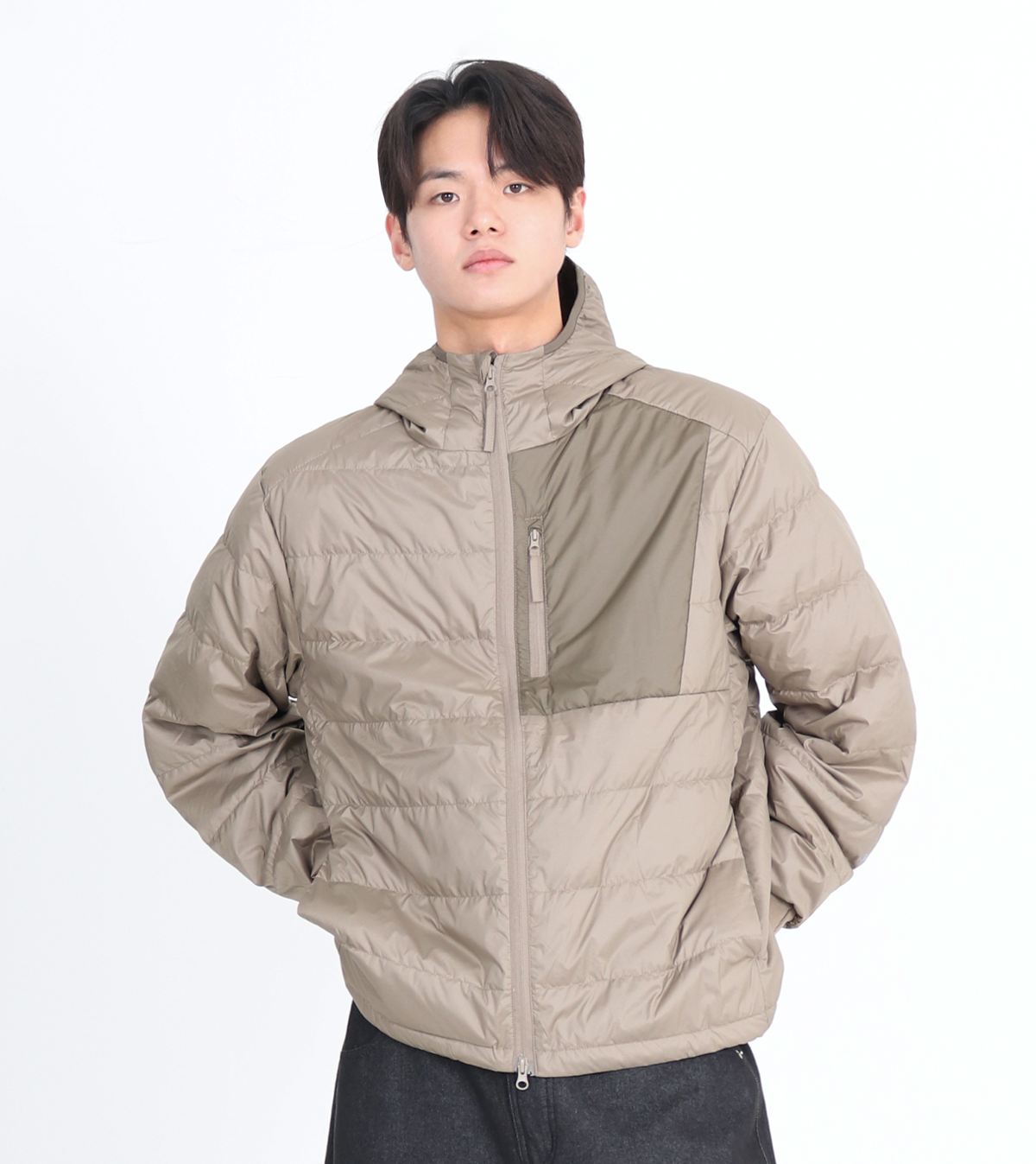 버튼서울(BUTTON SEOUL) [덕 다운 90/10] 3M원단 핸드워머 경량 후디드 패딩 자켓 (Khaki Grey)