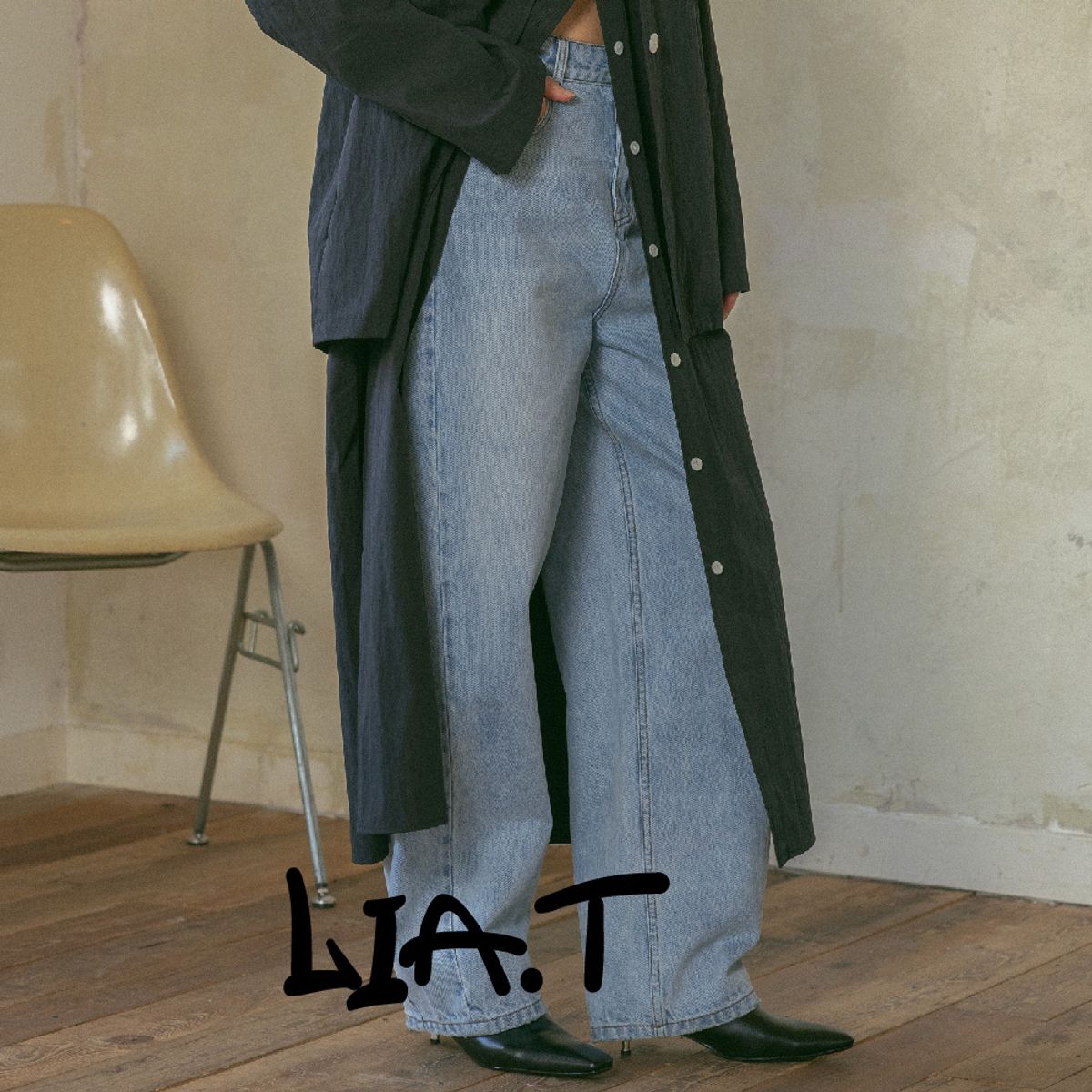리아트(LIA.T) 다트 벌룬 데님 팬츠_라이트 블루