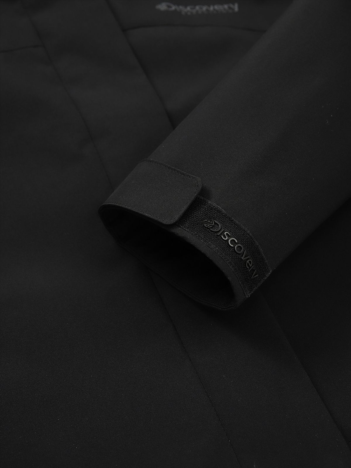 디스커버리 익스페디션(DISCOVERY EXPEDITION) 베르텍스 여성 크롭 자켓 (BLACK)