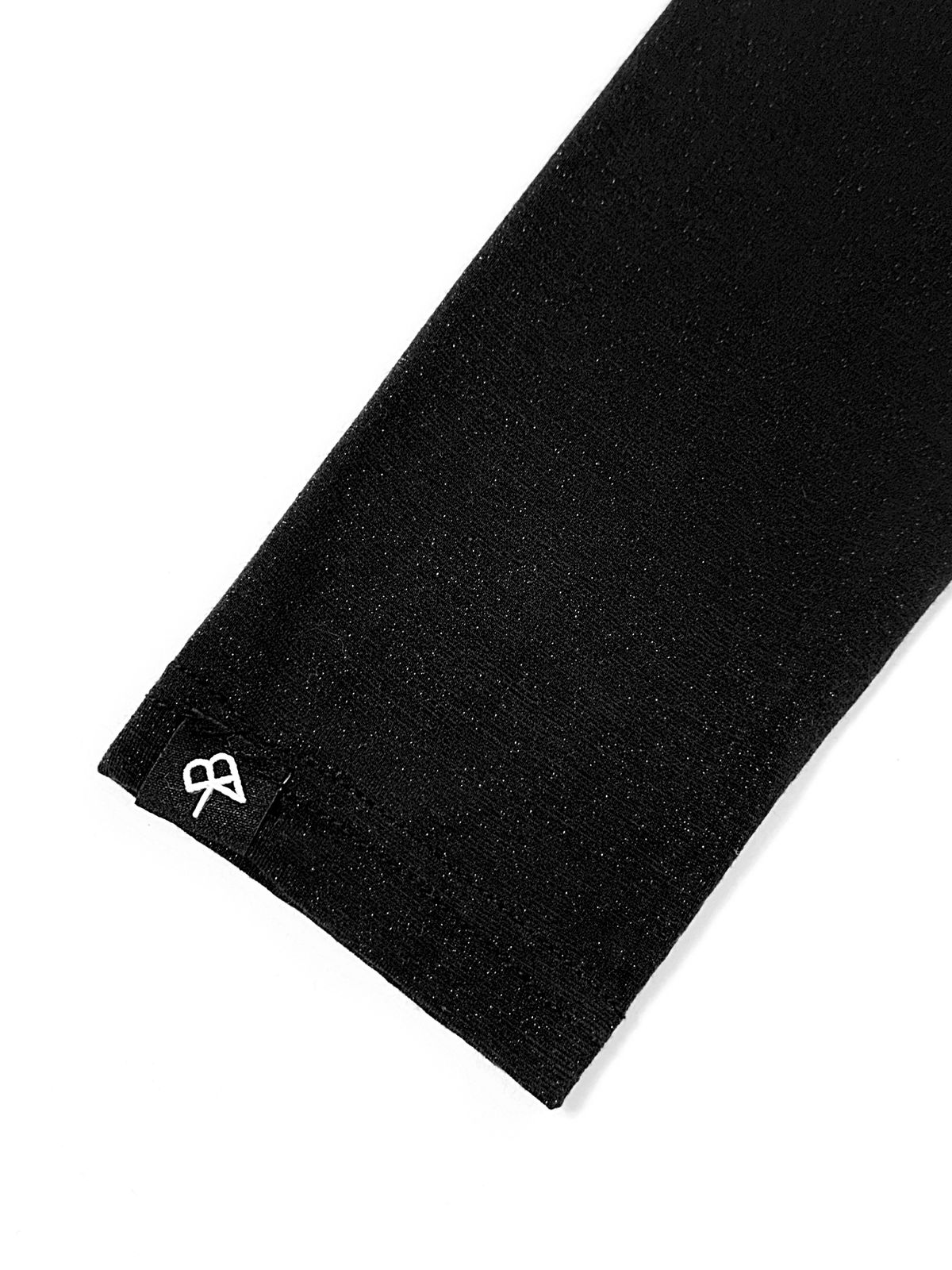 블랙크러쉬(BLACRUSH) Lettering Pearl Slim Turtleneck T-shirt