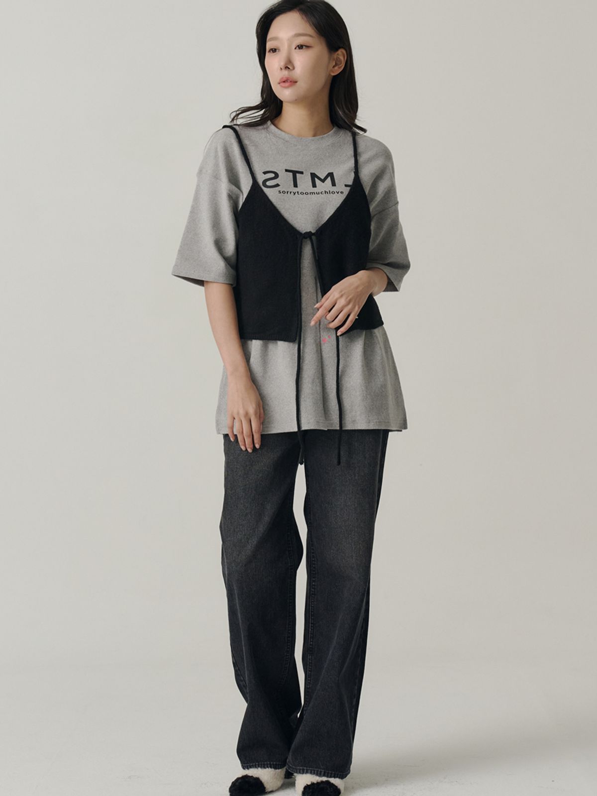 쏘리, 투 머치 러브(SORRY, TOO MUCH LOVE) Logo Multi Outfits Fleece T-shirt_Gray