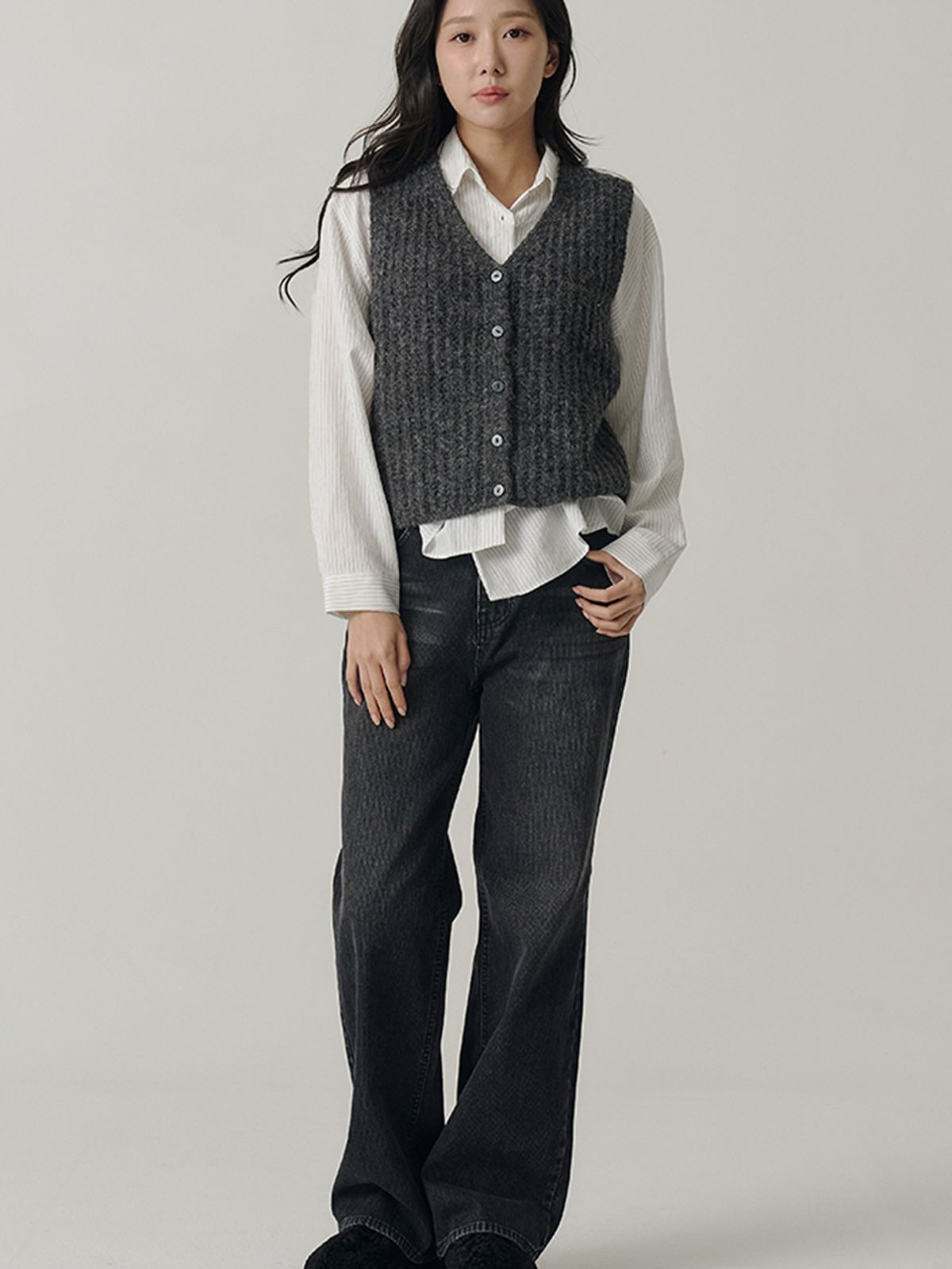 쏘리, 투 머치 러브(SORRY, TOO MUCH LOVE) Alpaca Wool V-neck Knit Vest_Gray