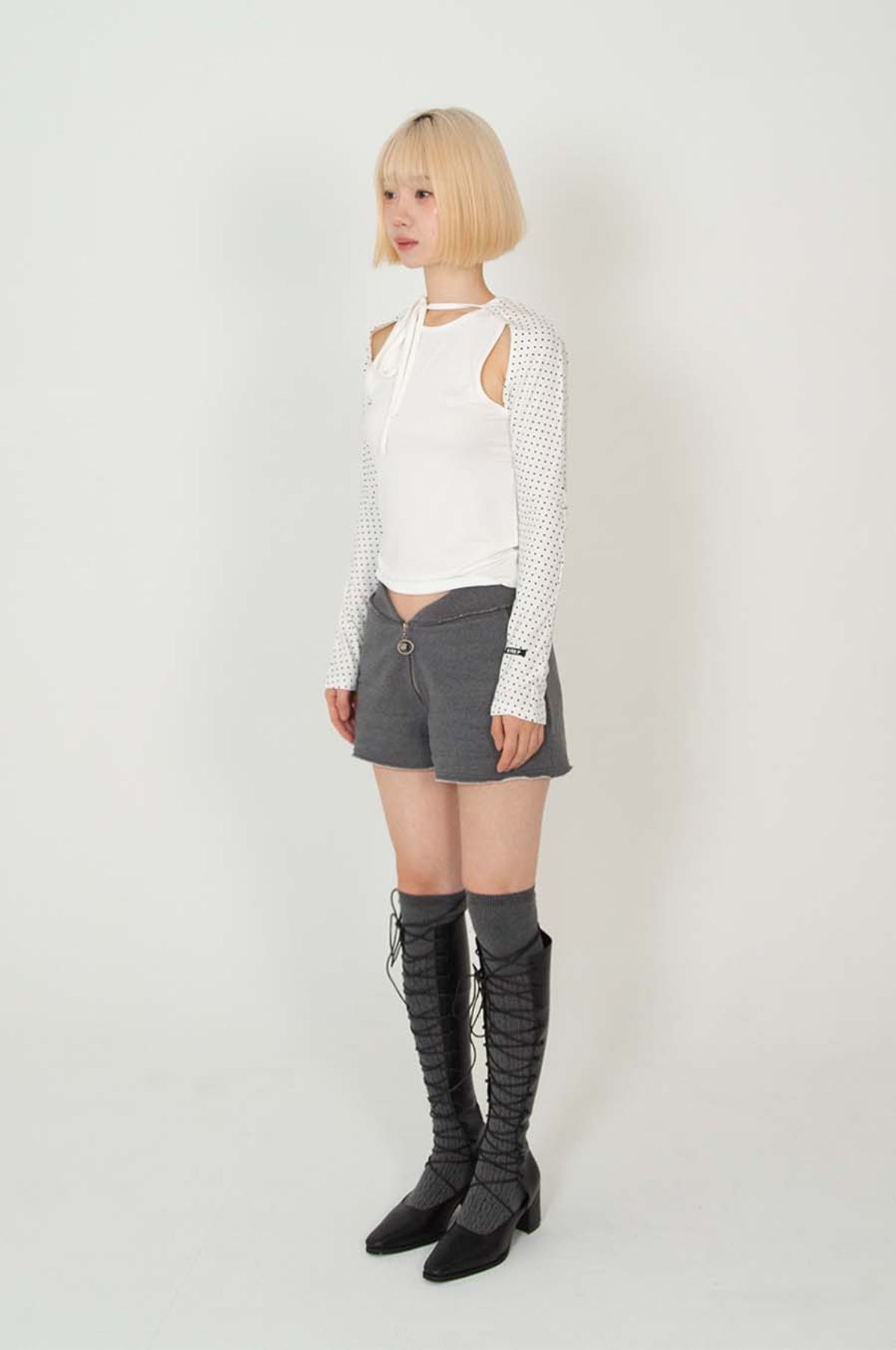 비피피(BFEEP) dot neck strap tee _white