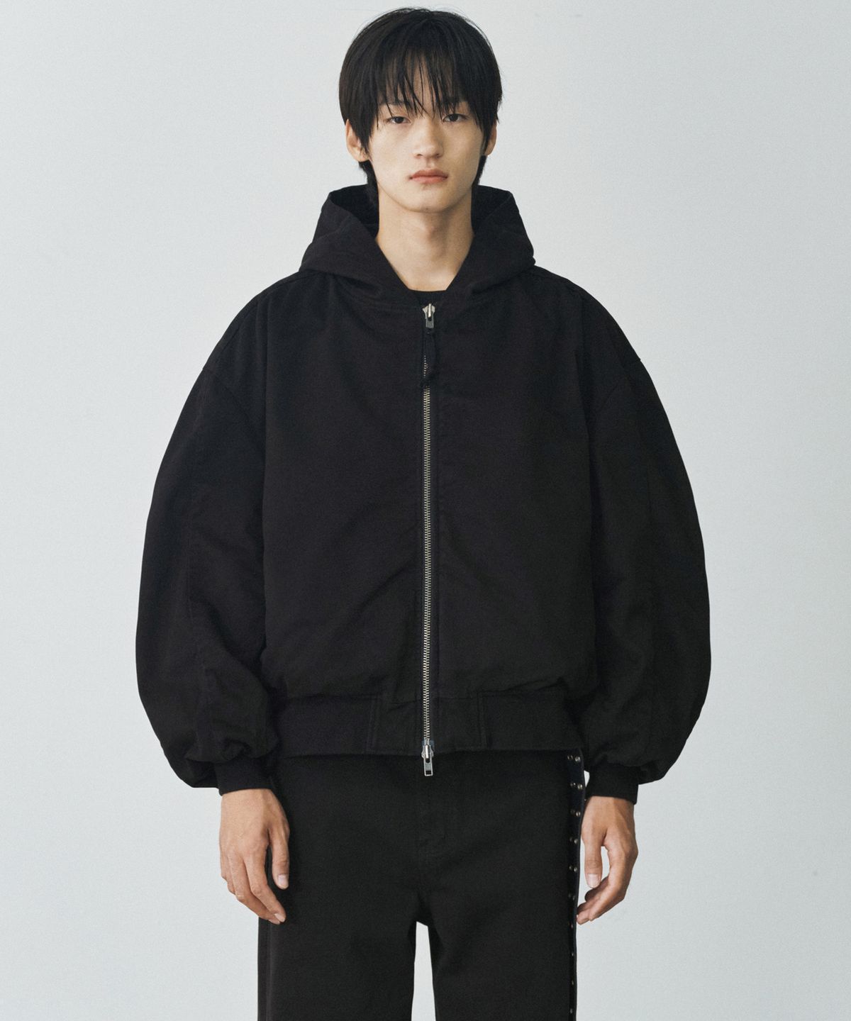 브랜디드(BRANDED) SHIRRING HOOD BOMBER JACKET [VINTAGE BLACK]