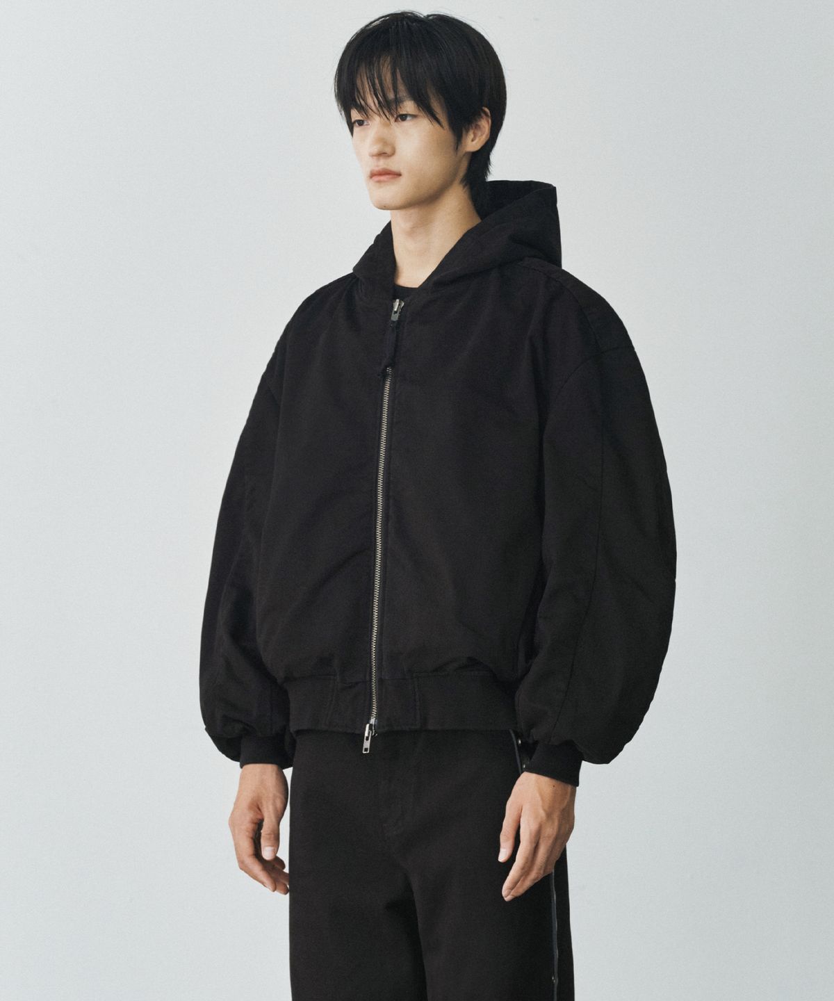 브랜디드(BRANDED) SHIRRING HOOD BOMBER JACKET [VINTAGE BLACK]