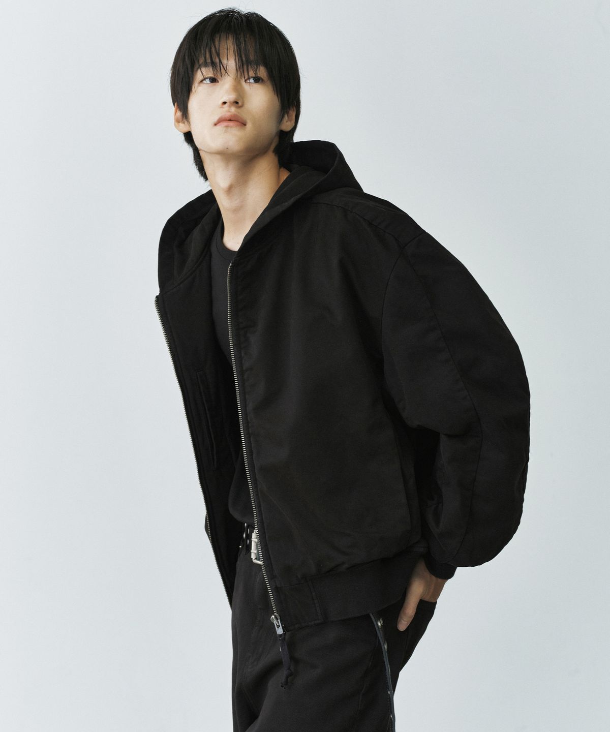 브랜디드(BRANDED) SHIRRING HOOD BOMBER JACKET [VINTAGE BLACK]