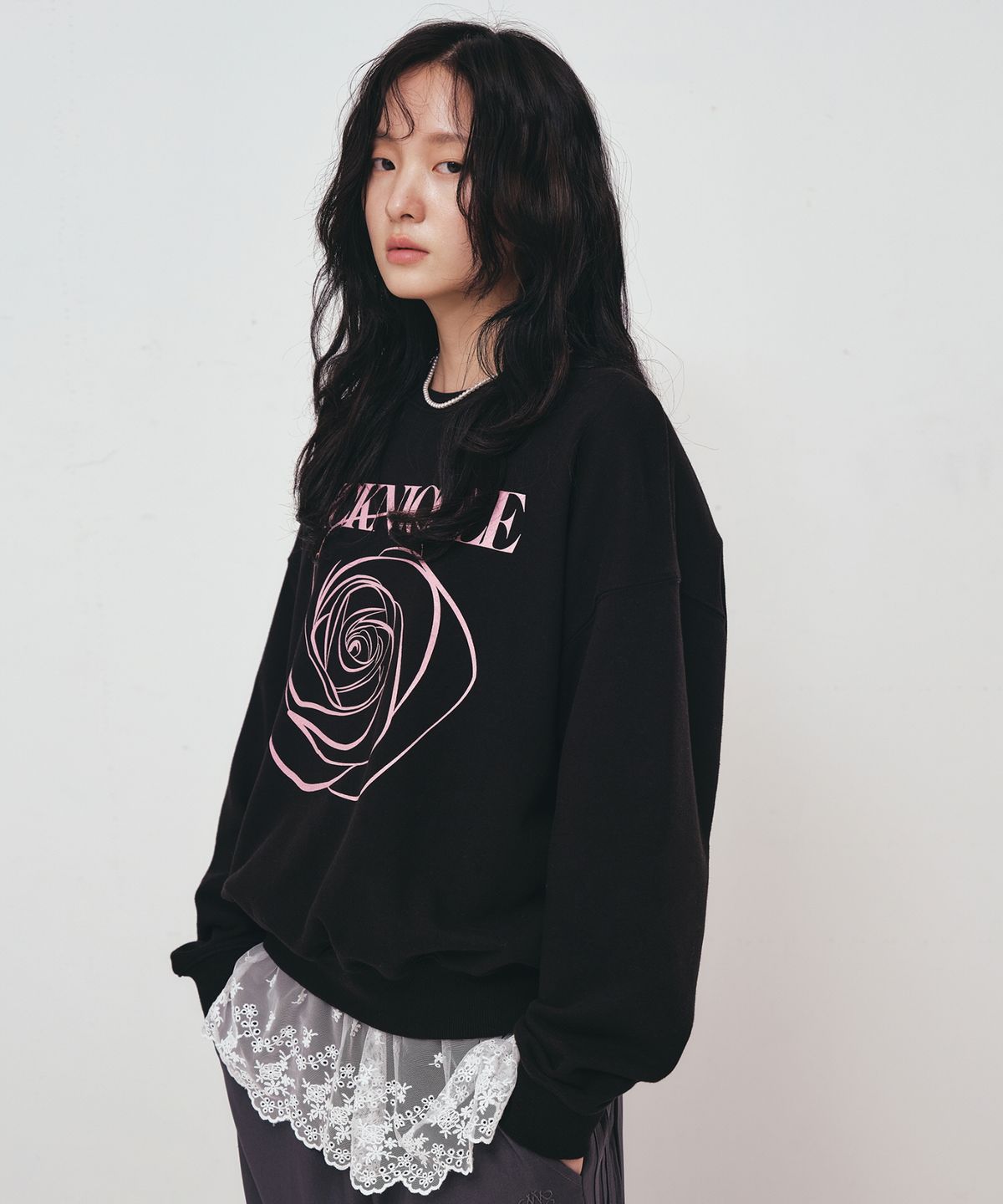 닉앤니콜(NICK&NICOLE) NICOLE ROSE PRINTING SWEATSHIRT_BLACK PINK