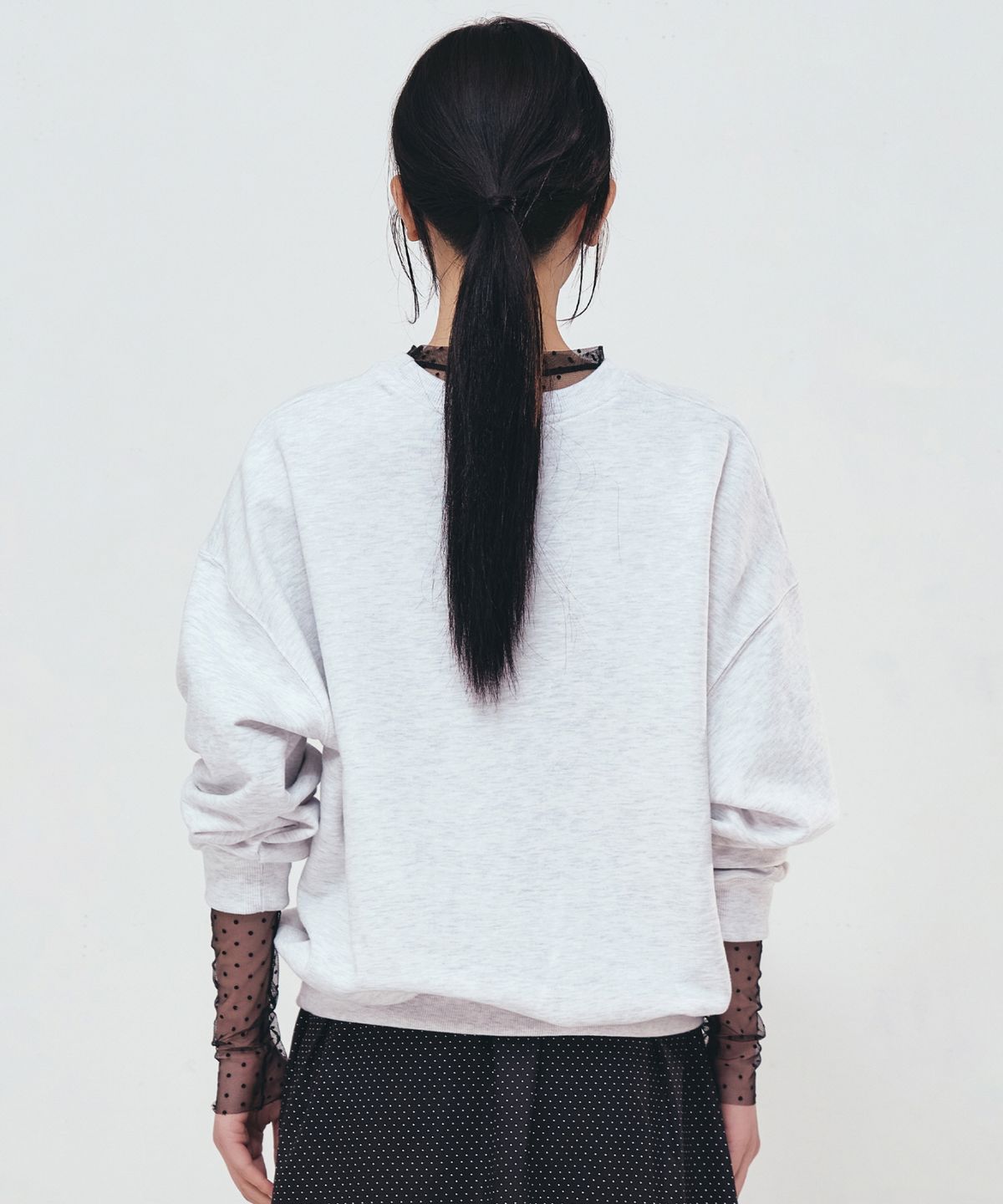 닉앤니콜(NICK&NICOLE) MINI VOLUME NICOLE ROSE SWEATSHIRT_MELANGE BLACK