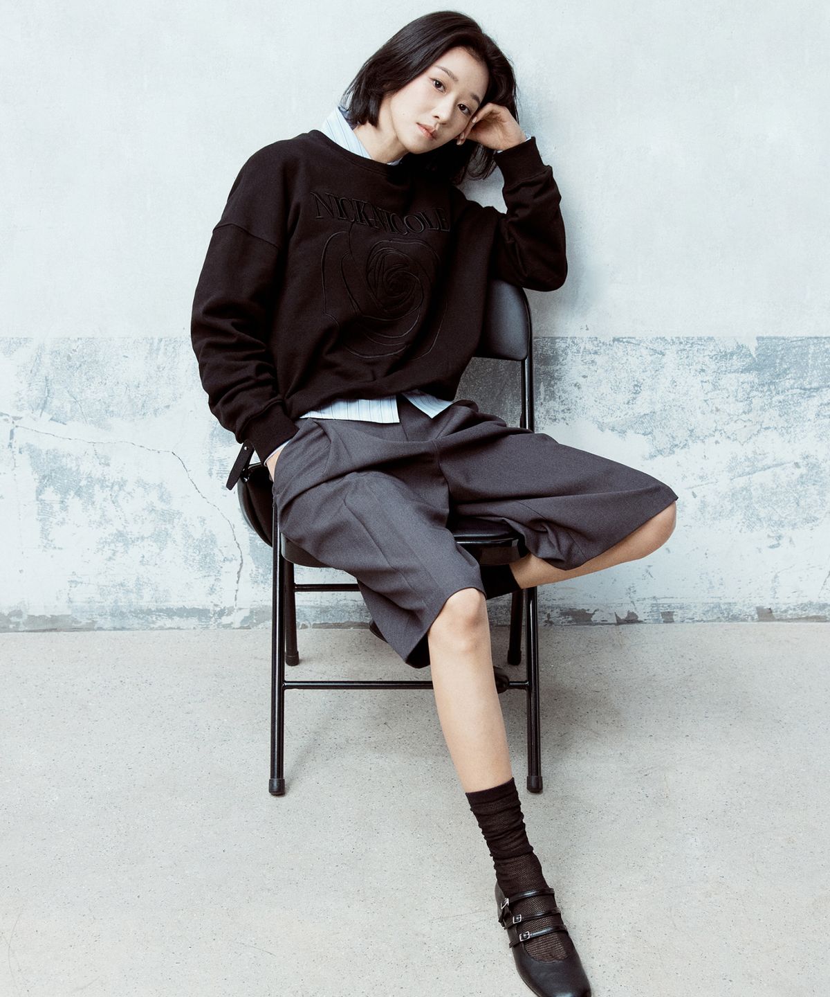 닉앤니콜(NICK&NICOLE) VOLUME NICOLE ROSE SWEATSHIRT_BLACK
