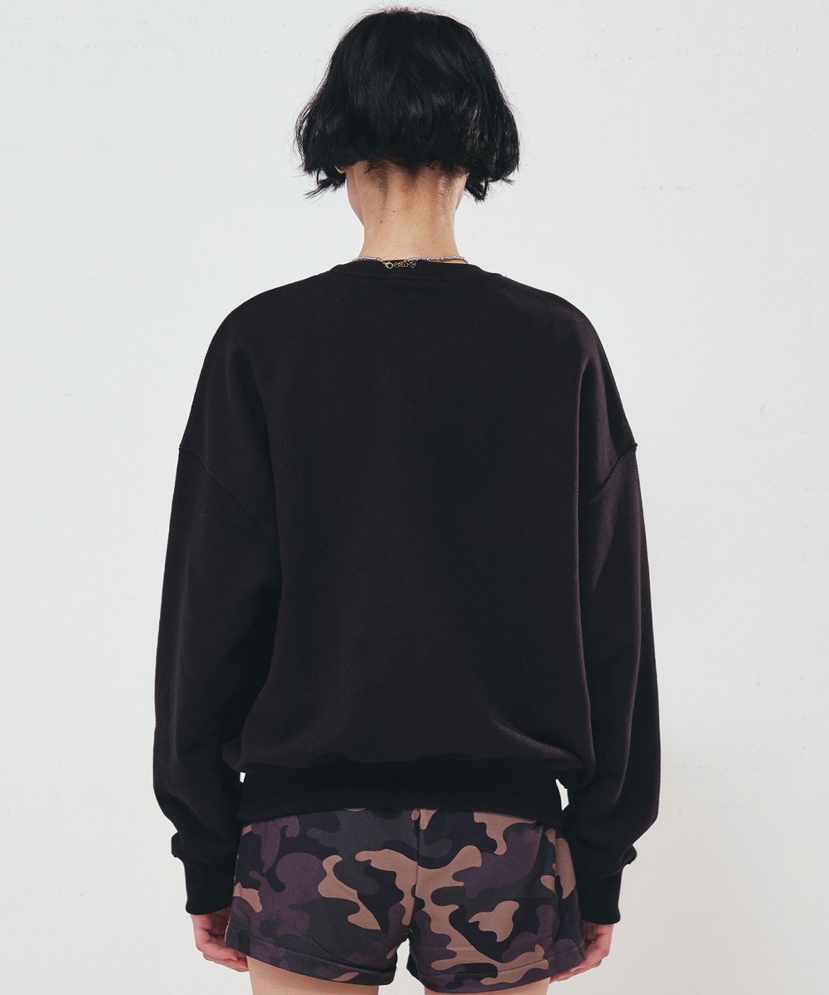 닉앤니콜(NICK&NICOLE) VOLUME NICOLE ROSE SWEATSHIRT_BLACK PINK
